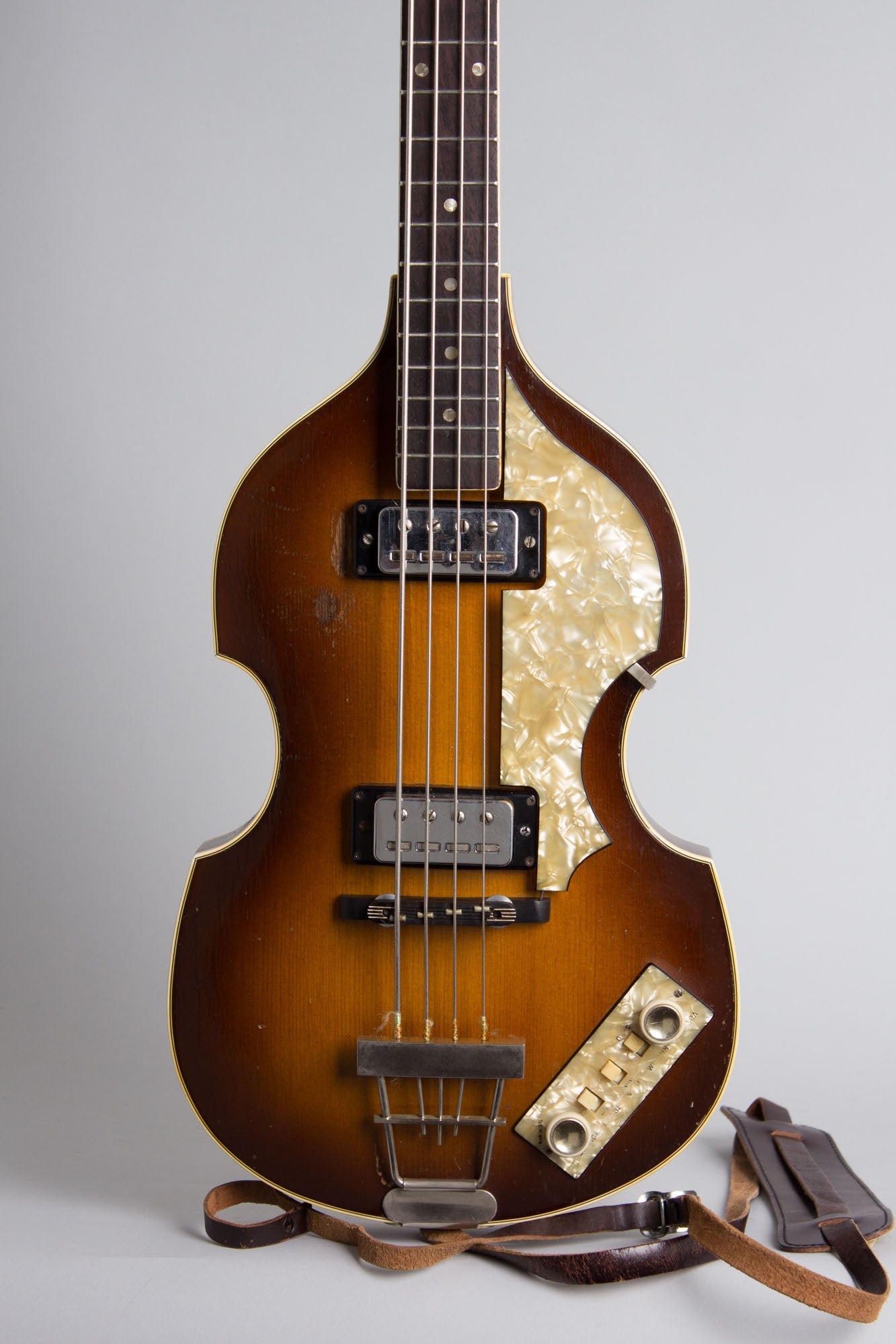 Hofner 500/1 Beatle Bass Hollow Body Electric Bass Guitar (1966)