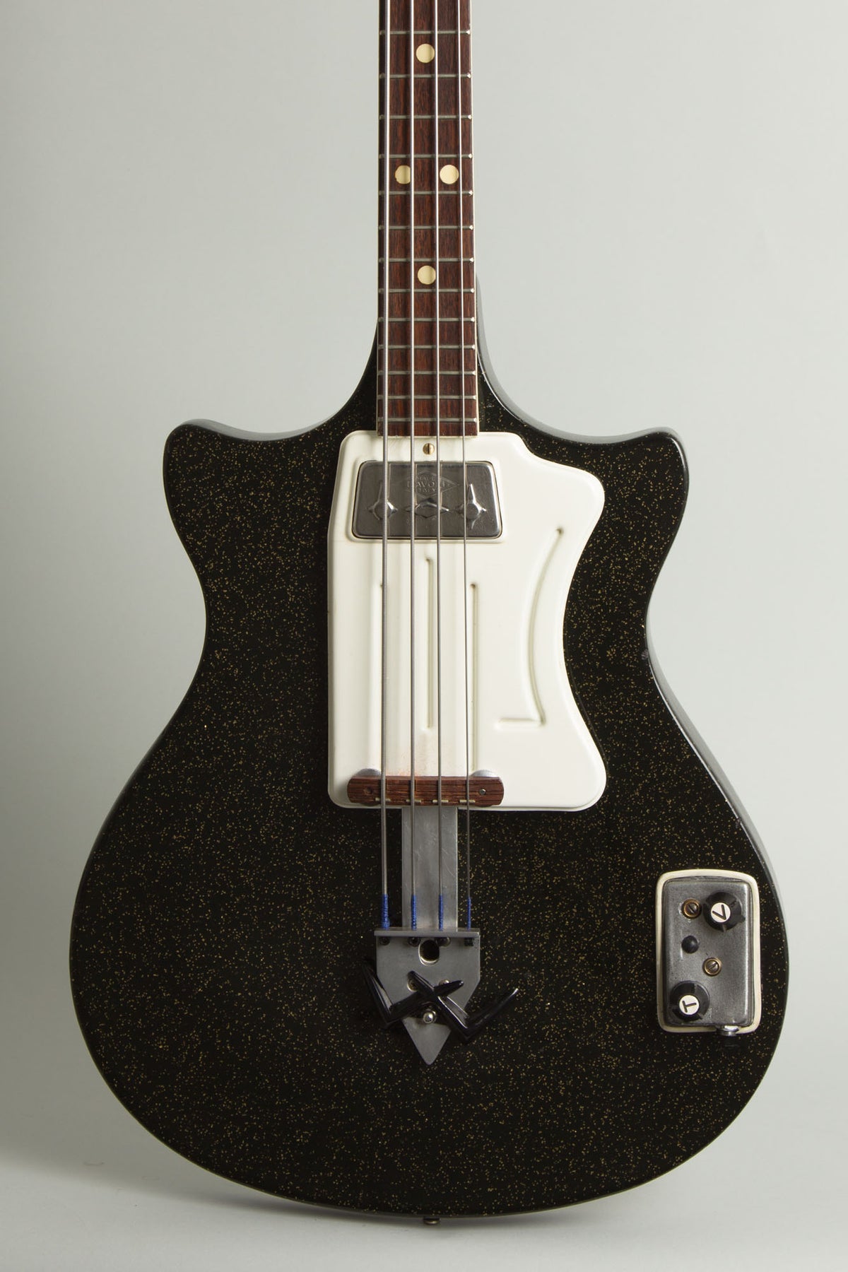 Wandre Roby Basso 63 Semi-Hollow Body Electric Bass Guitar (1963)