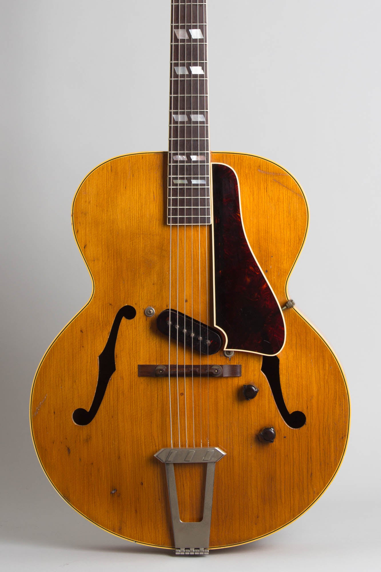 Gibson ES-300 Arch Top Hollow Body Electric Guitar (1941)