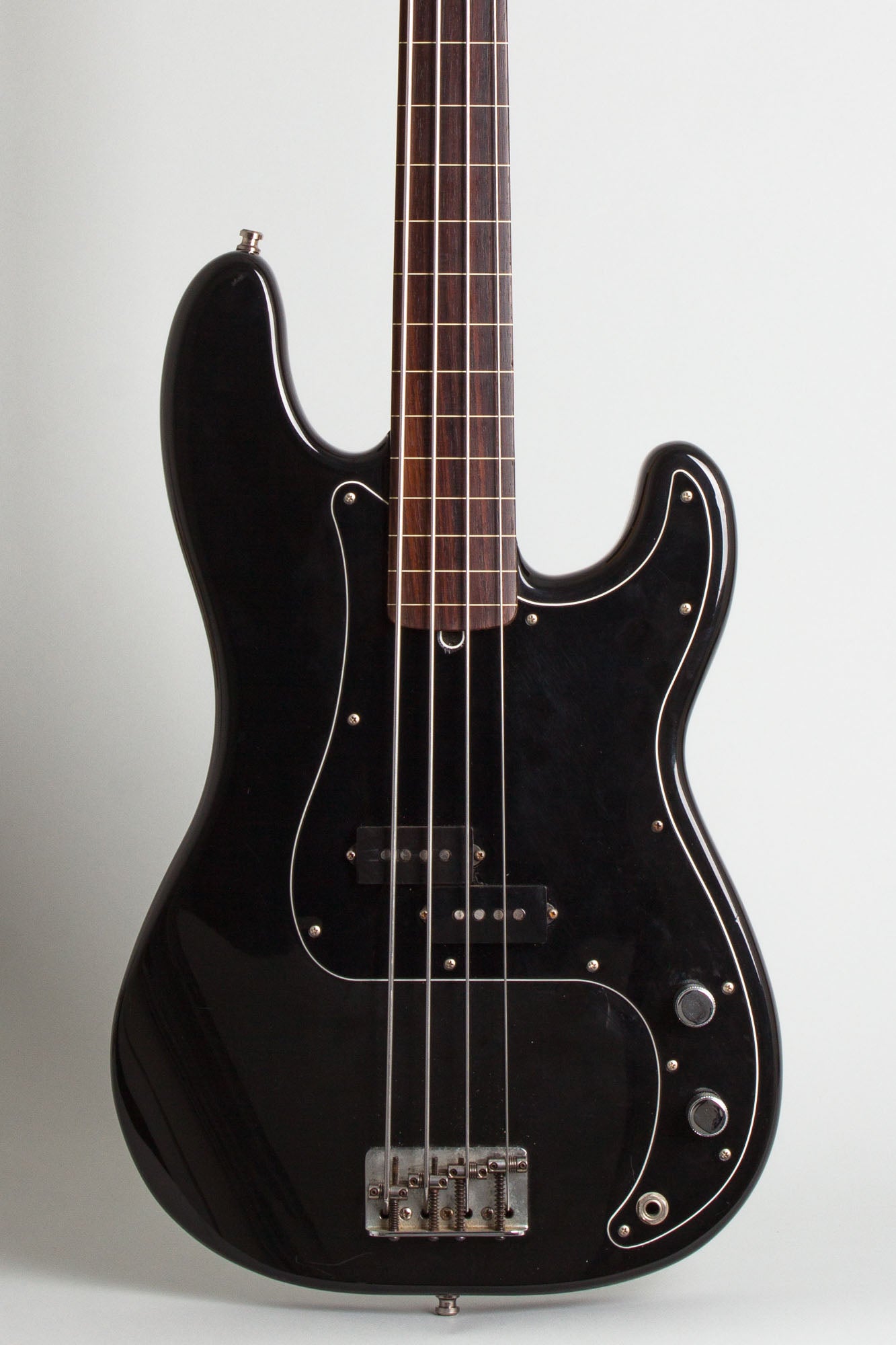 Fender Precision Bass American Standard Fretless Solid Body Electric Bass Guitar (1995)
