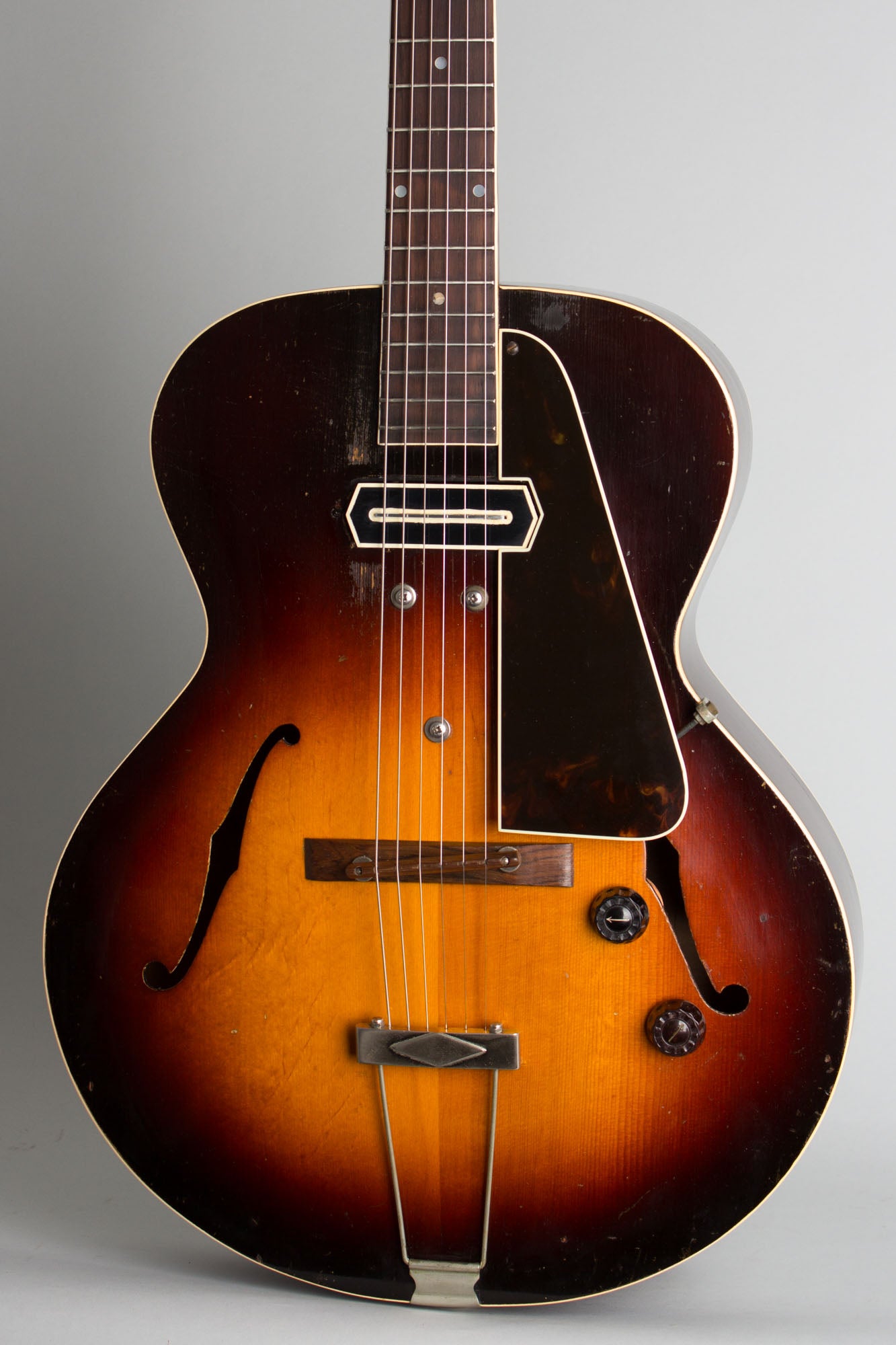 Gibson ES-150 Arch Top Hollow Body Electric Guitar (1939)