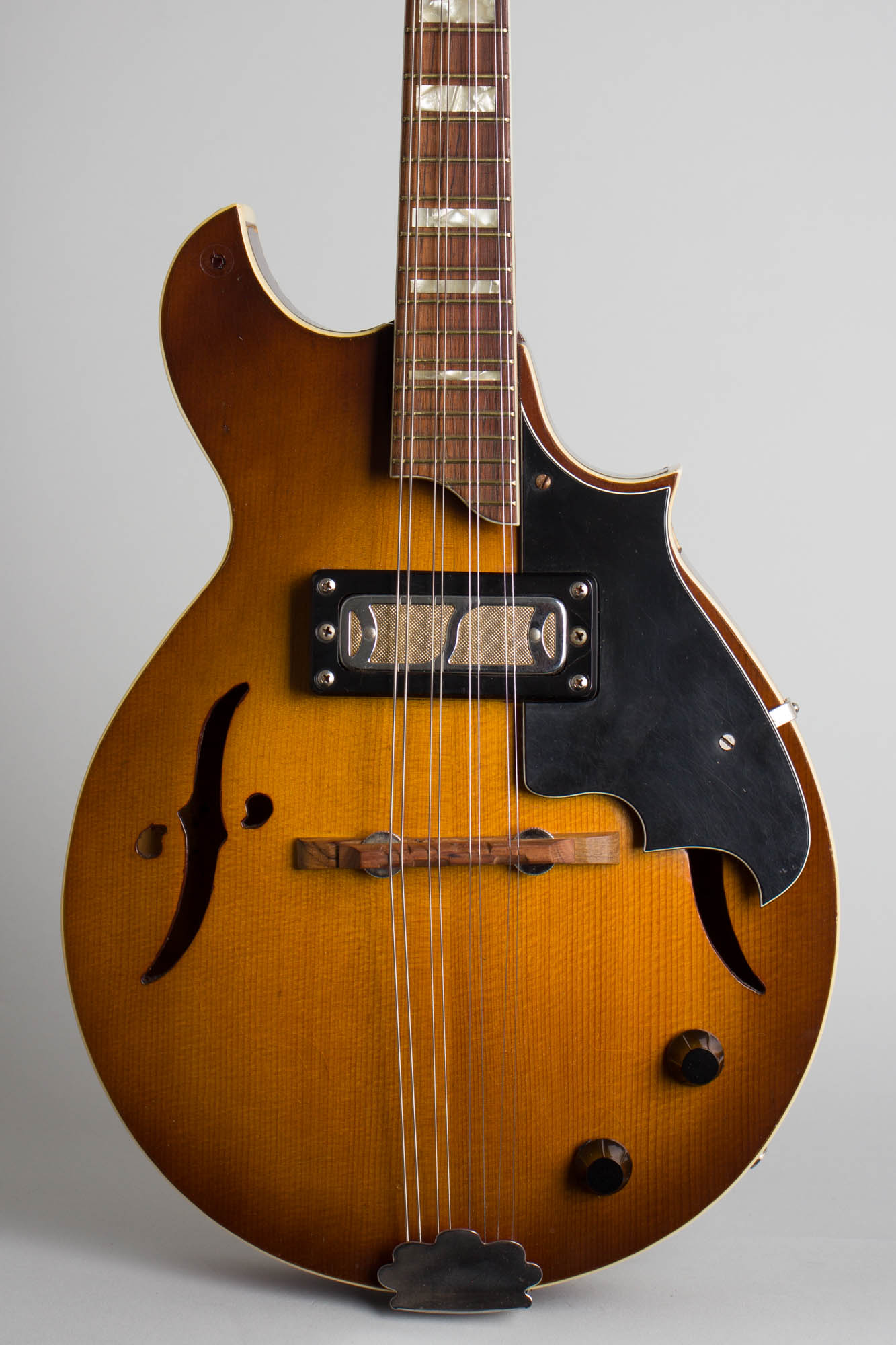 Harmony H-835 Hollow Body Electric Mandolin (1973)