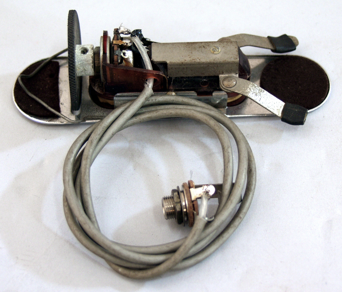 DeArmond Soundhole Acoustic Guitar Magnetic Pickup (1950's)