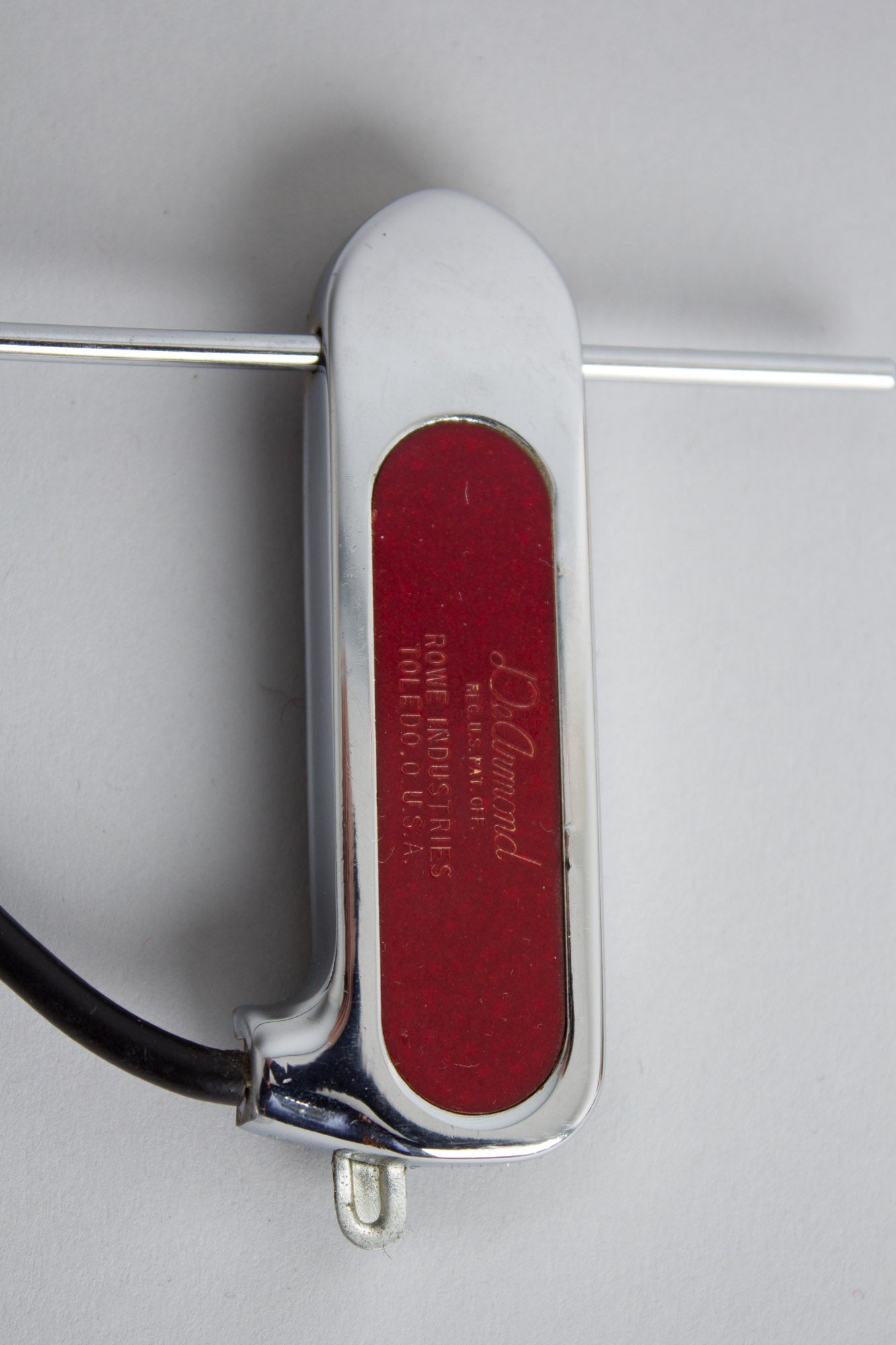 DeArmond Rhythm Chief Model 1000 Archtop Guitar Pickup (1960s)