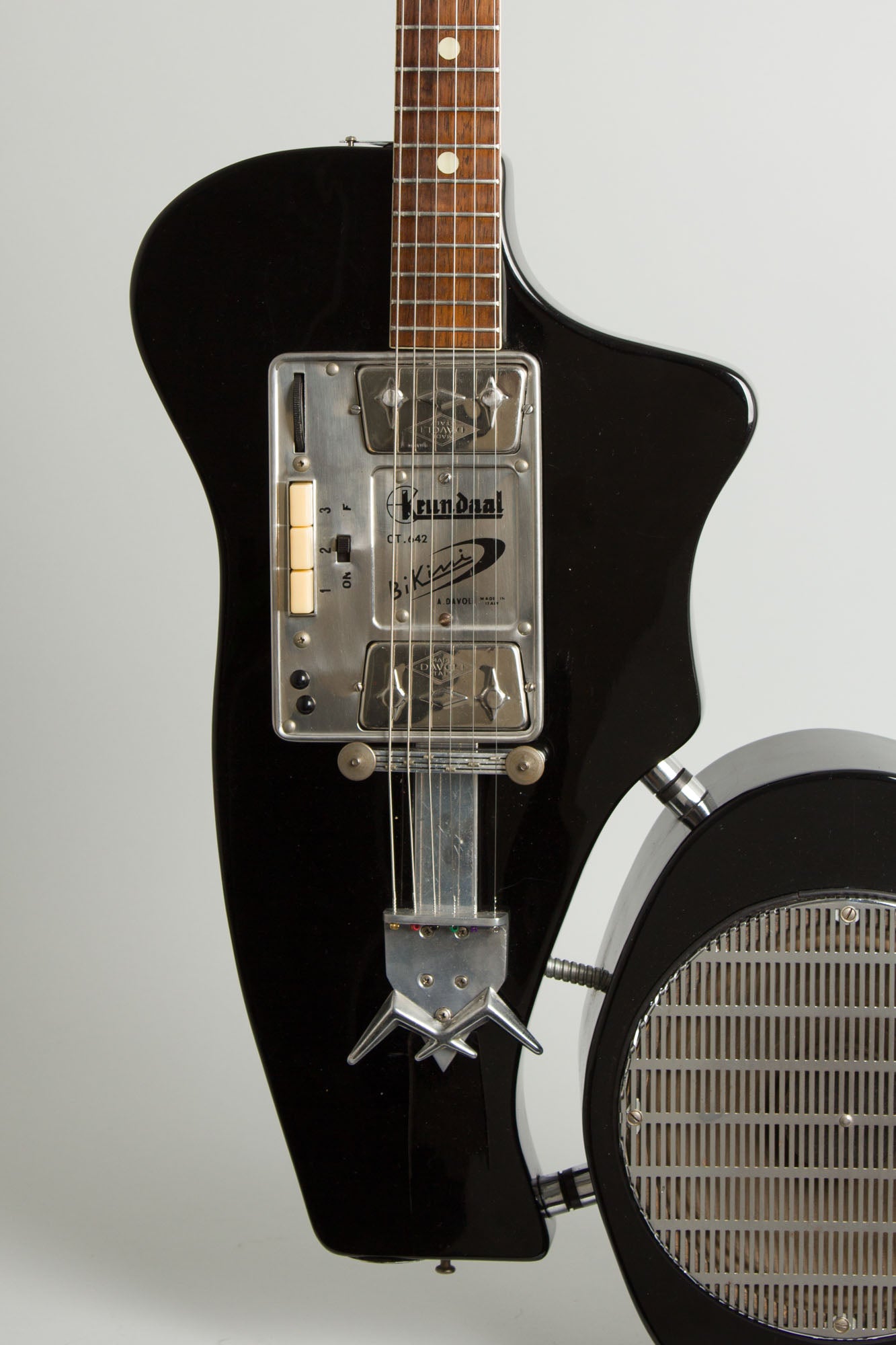 Wandre Krundaal Bikini II Solid Body Electric Guitar (1964)