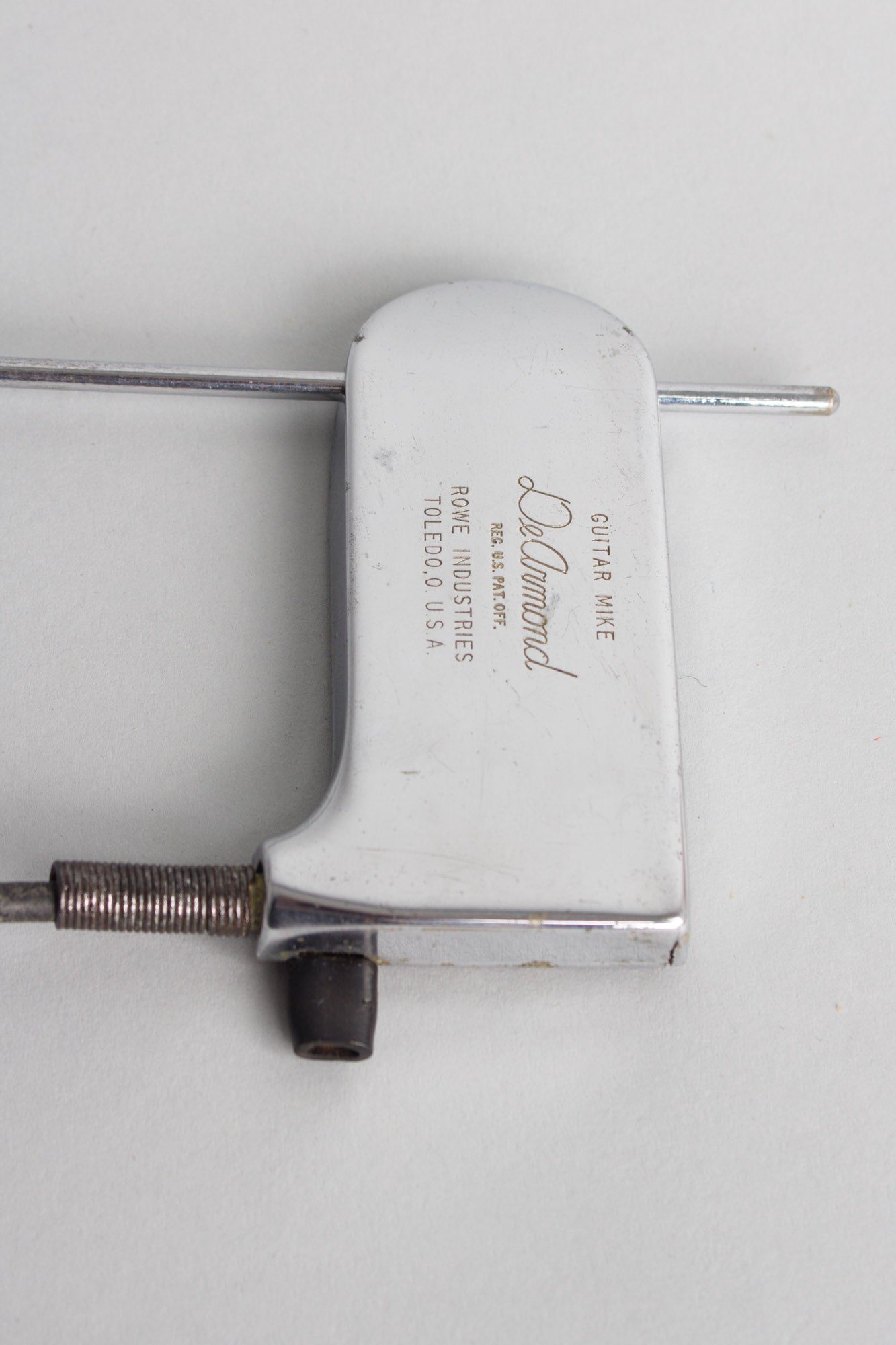 DeArmond FH-C Guitar Mike Archtop Guitar Pickup (1940s)