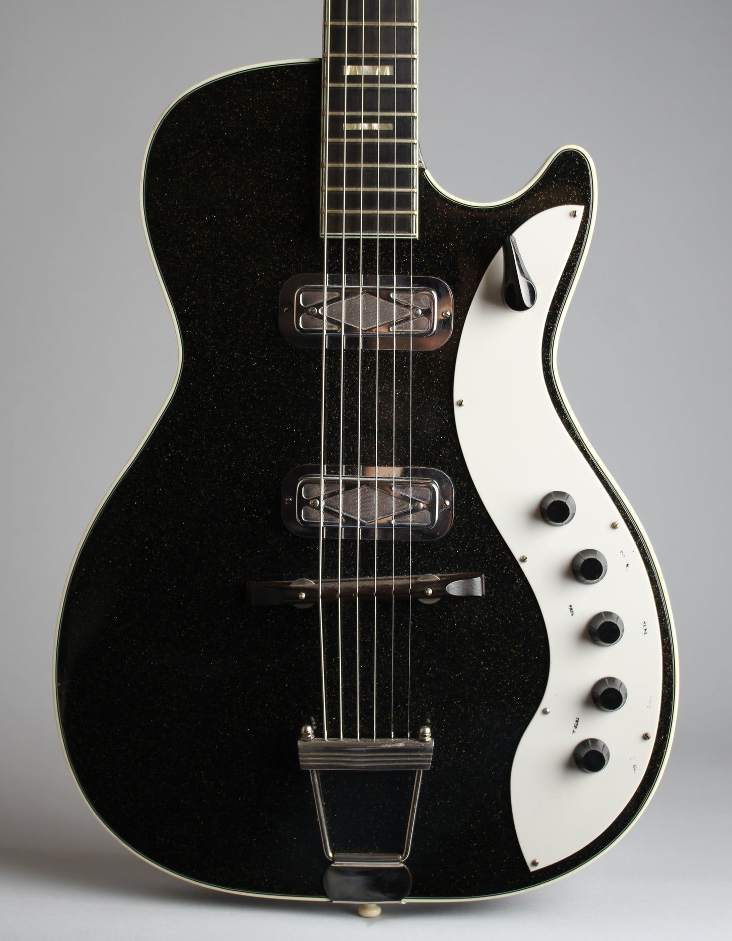 Harmony Silvertone Model 1423 Semi-Hollow Body Electric Guitar (1960)