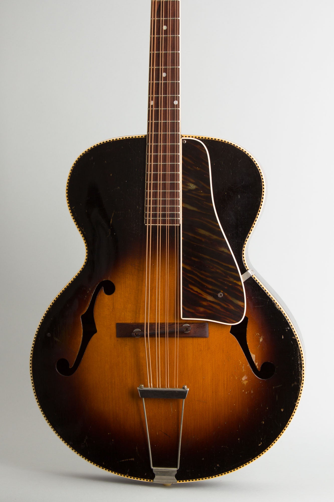 Kalamazoo KK-31 Arch top Mandocello (1939)