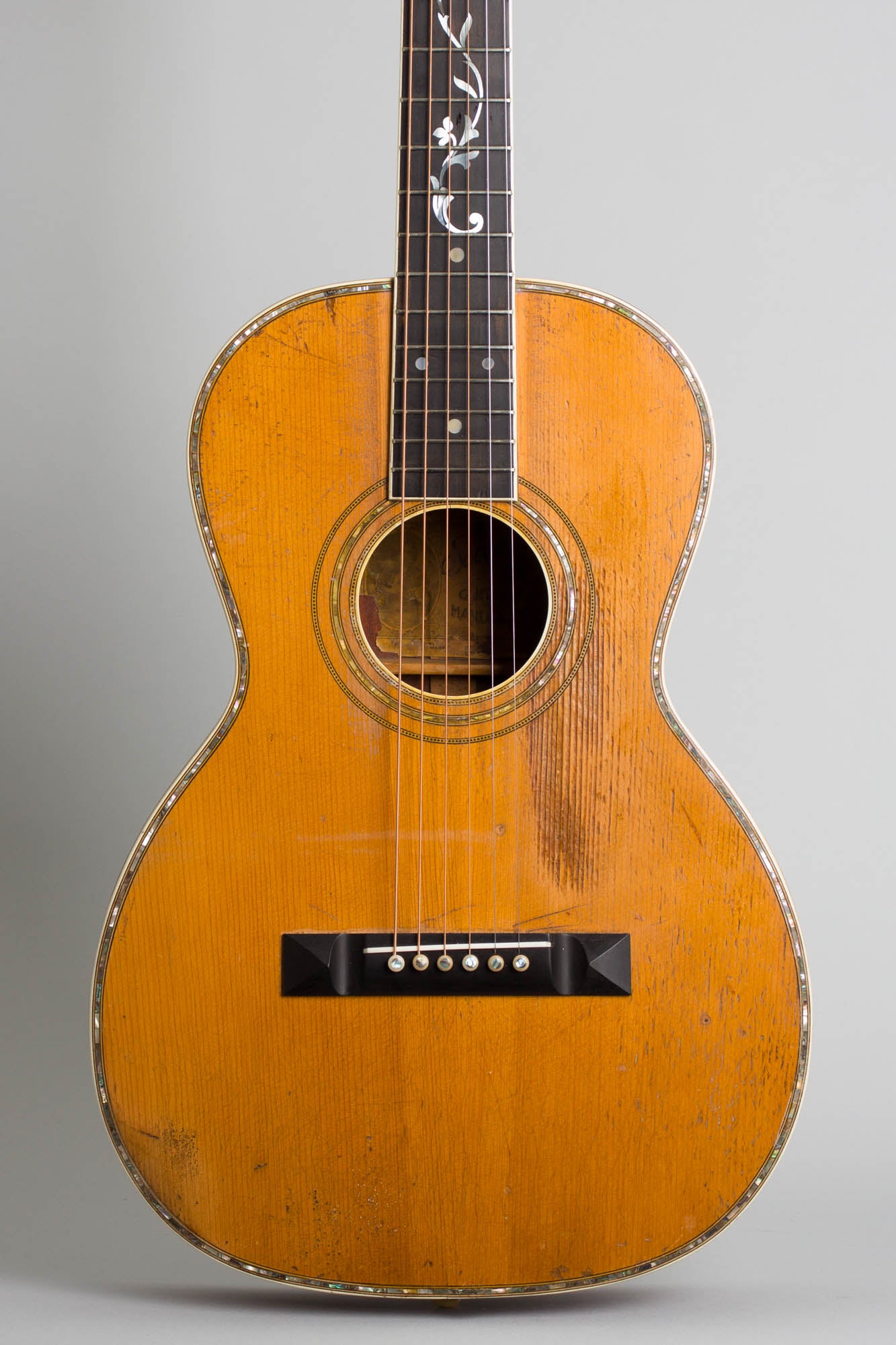 Soverign Concert size Flat Top Acoustic Guitar (1920s)