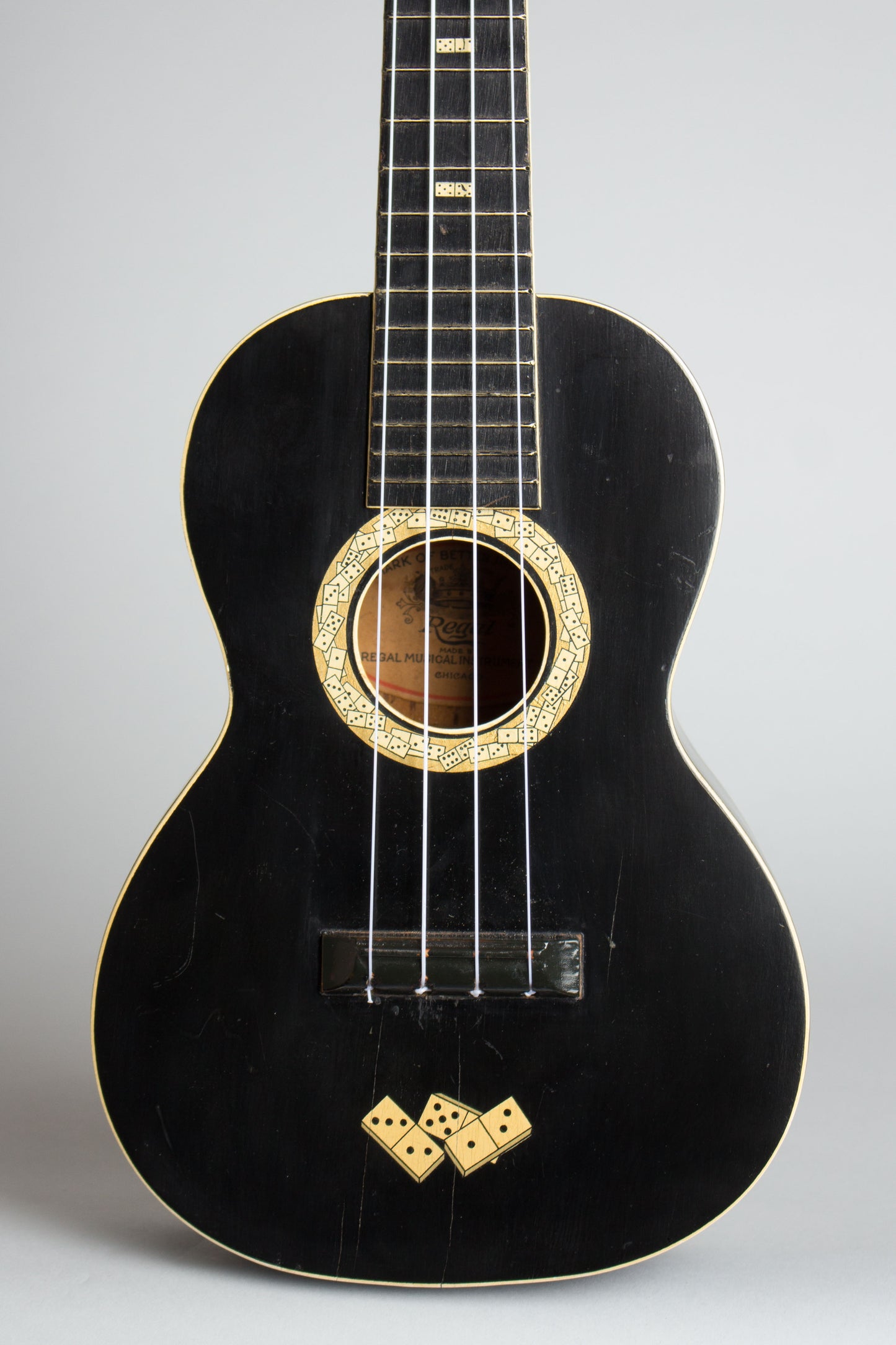 Regal Le Domino Concert Ukulele (1932)