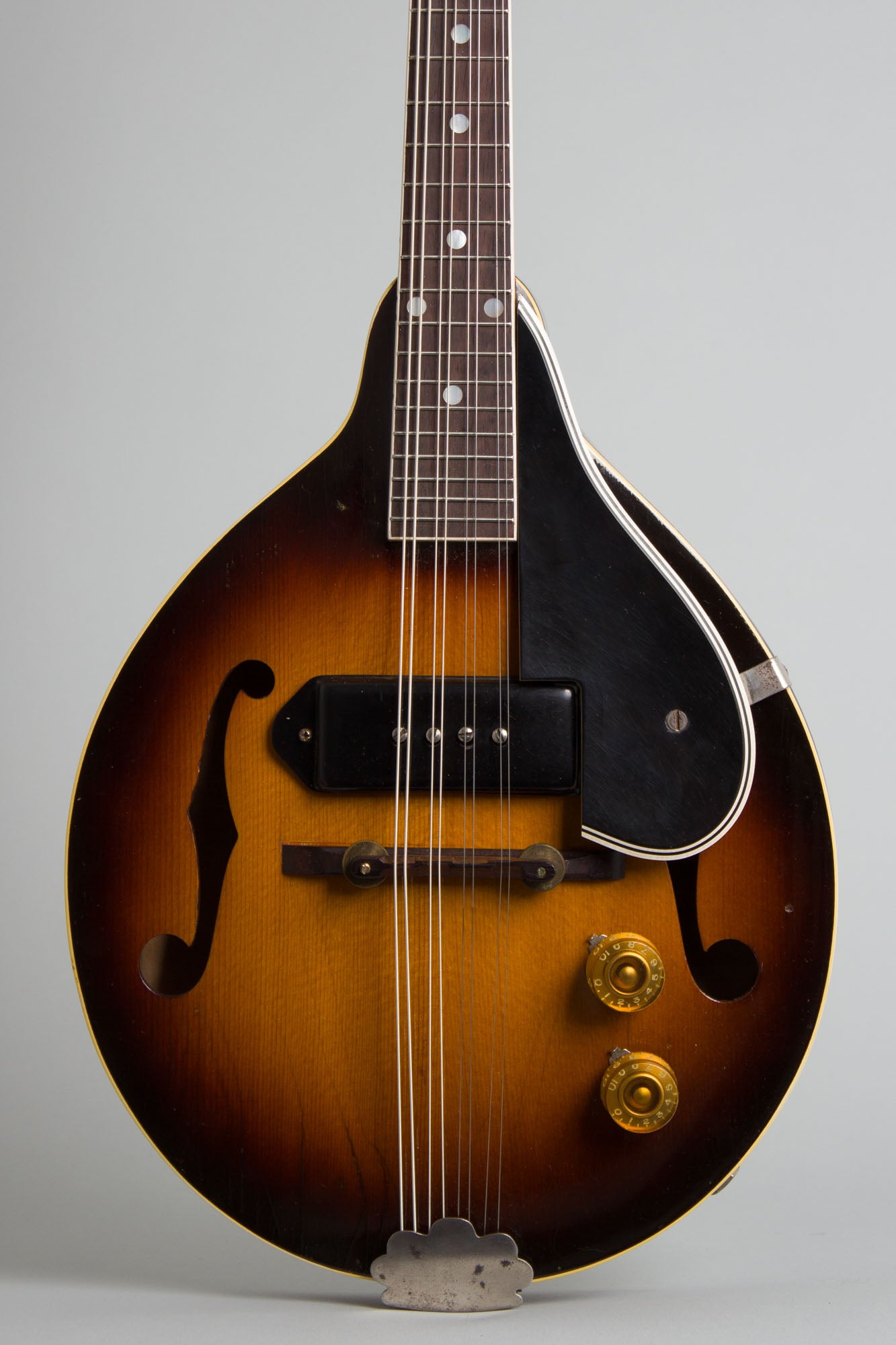 Gibson EM-150 Hollow Body Electric Mandolin (1955)