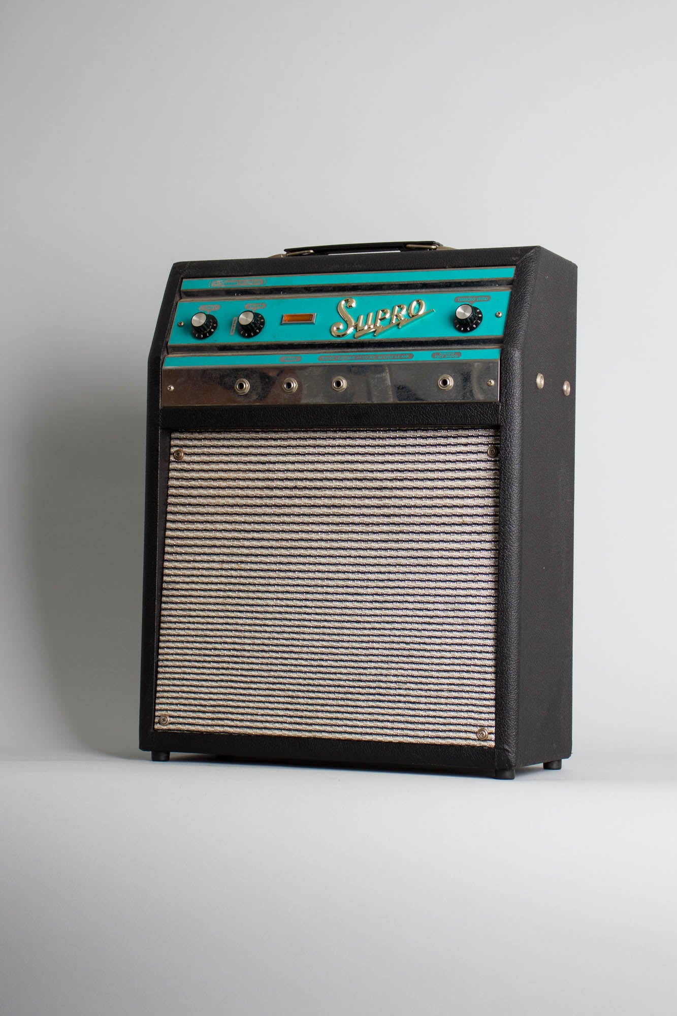 Supro Trojan Model S6616 Tube Amplifier (1966)
