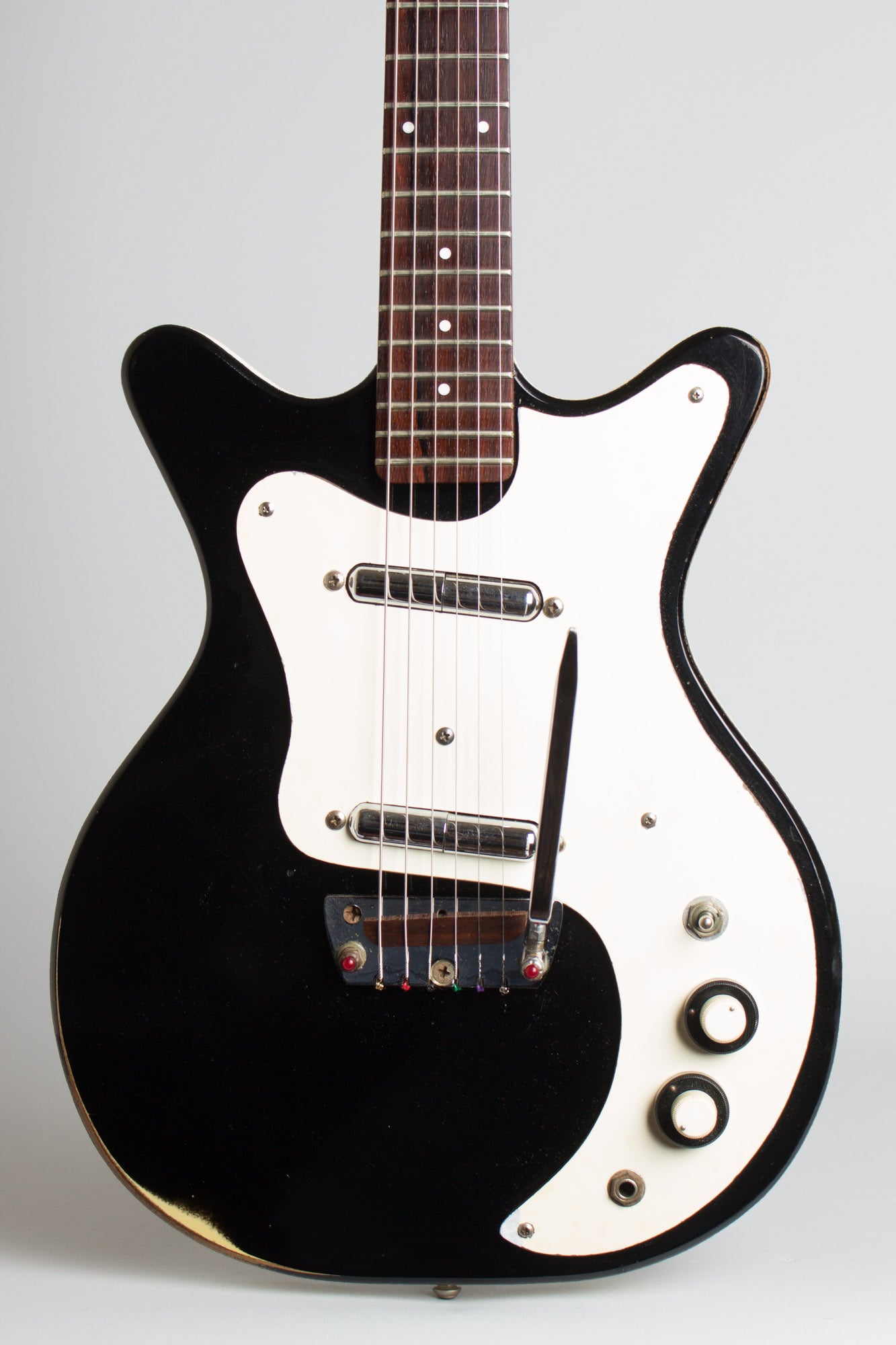 Danelectro Model 4021 Hand Vibrato Semi-Hollow Body Electric Guitar (1962)