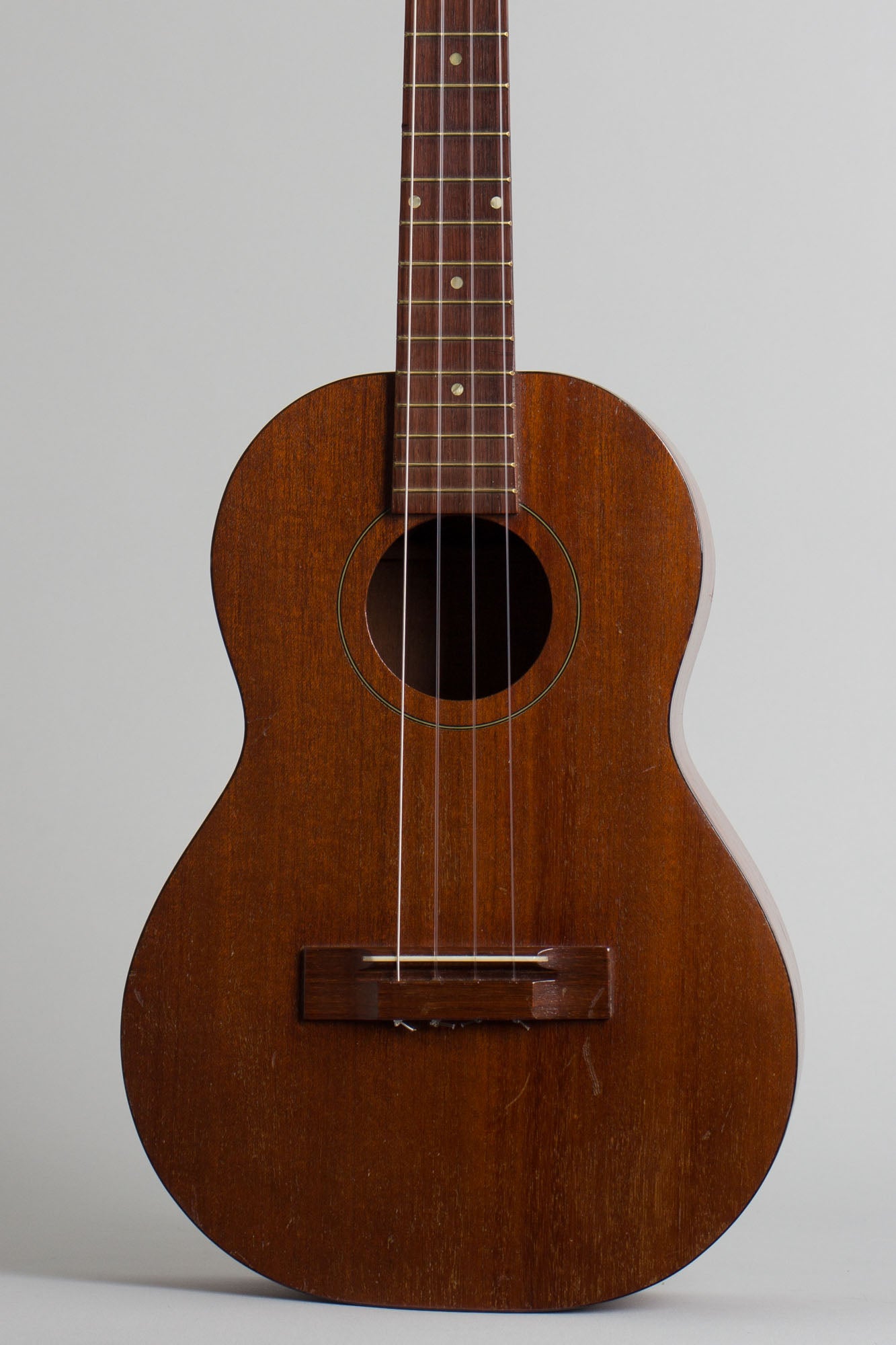 Harmony #695 Baritone Ukulele (1950)