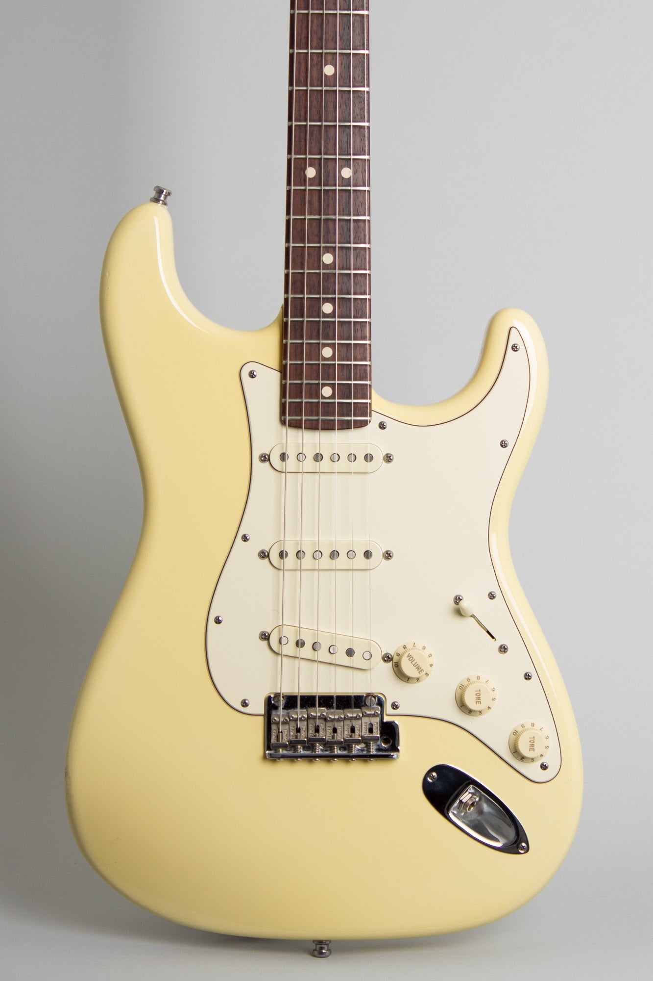 Fender Custom Shop Custom Deluxe Stratocaster Solid Body Electric Guitar (2010)