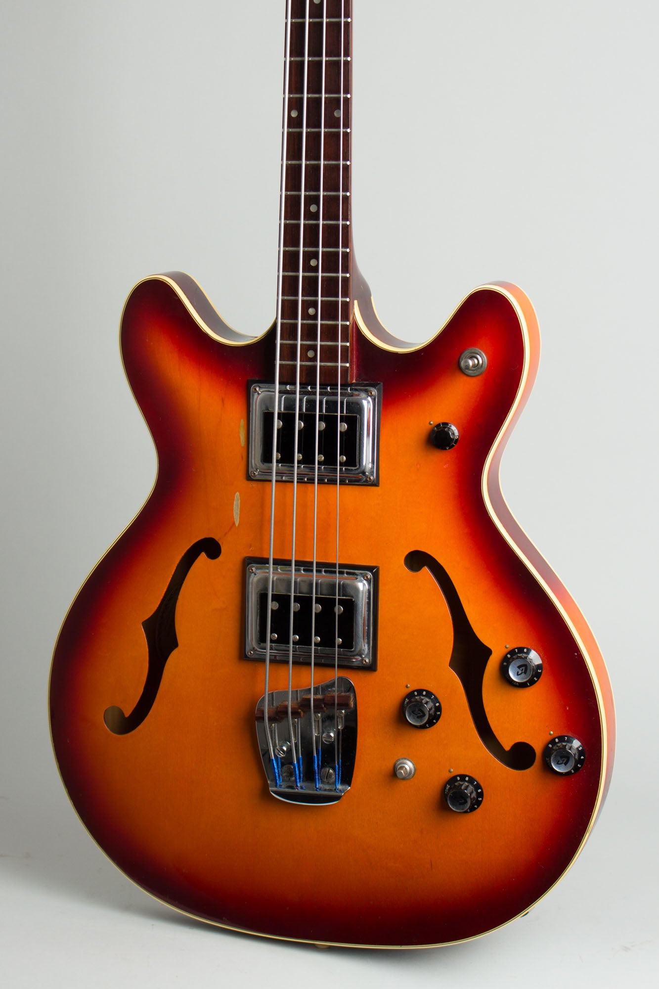 Guild Starfire Bass II Semi-Hollow Body Electric Bass Guitar (1968)