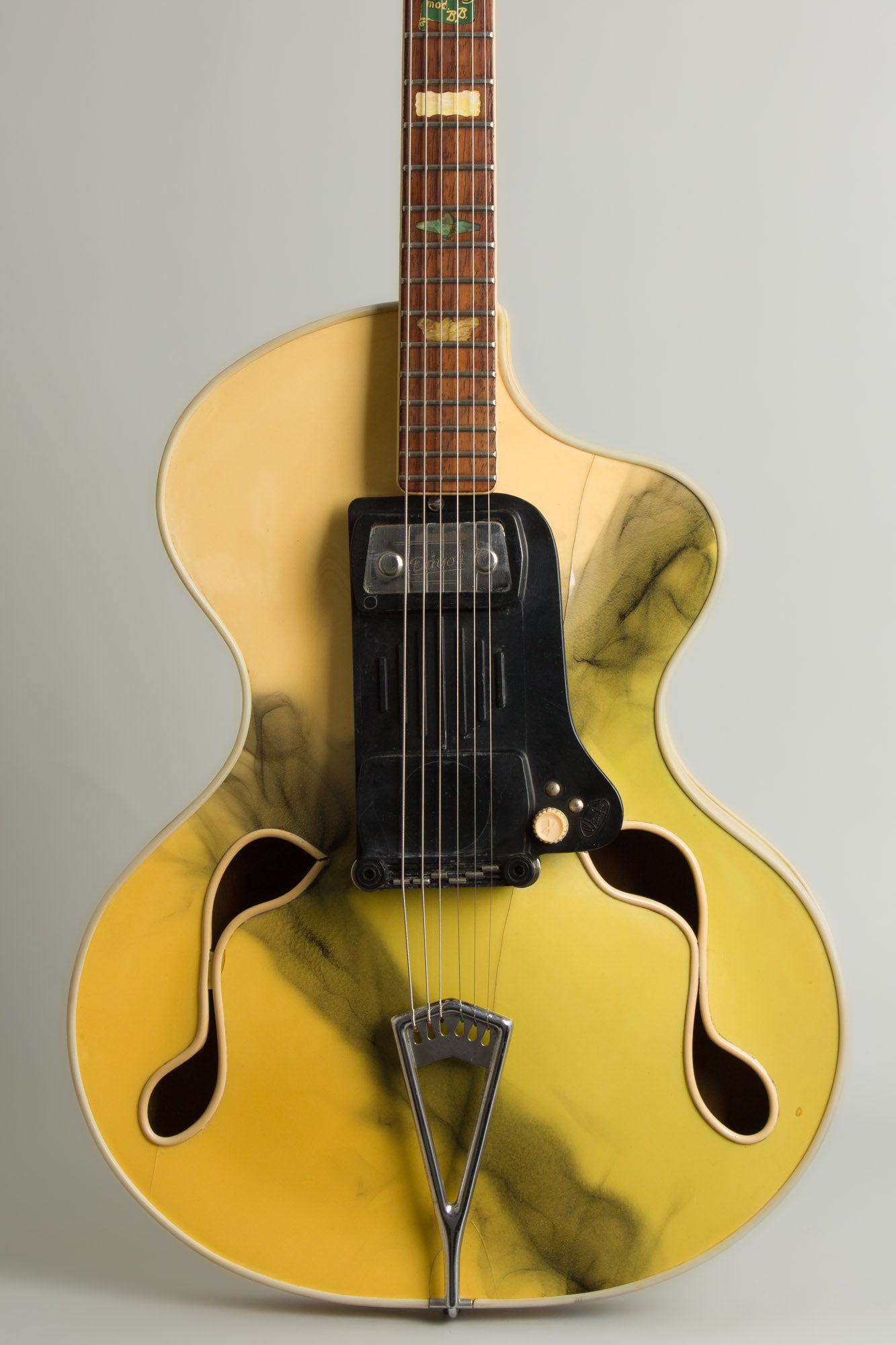 Wandre BB Model Semi-Hollow Body Electric Guitar (1960)