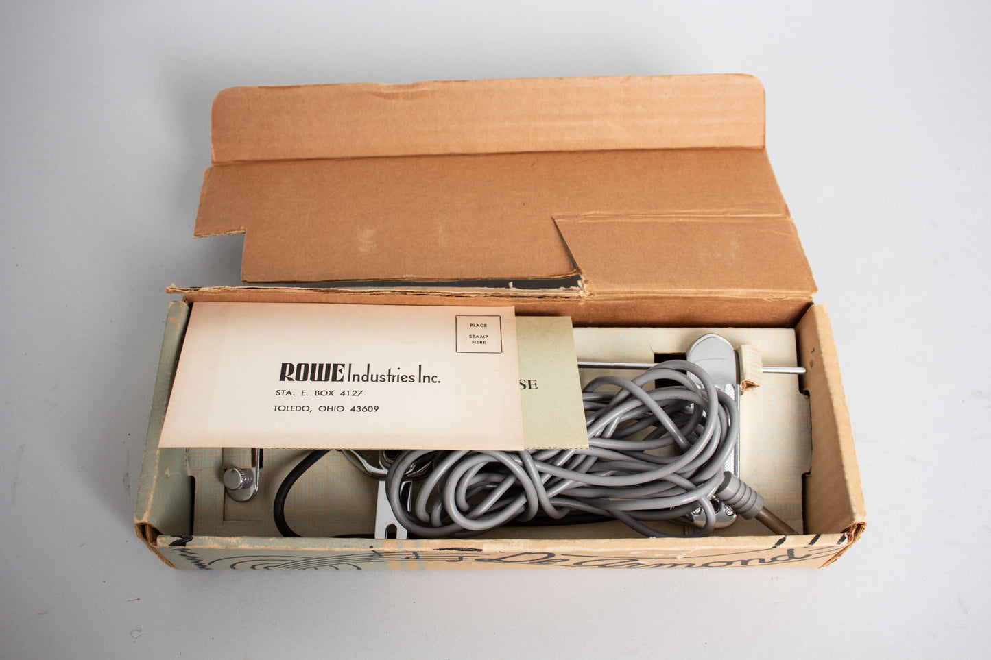 DeArmond Rhythm Chief Model 1100 in Original Box (NOT A REISSUE) Archtop Guitar Pickup (1969)