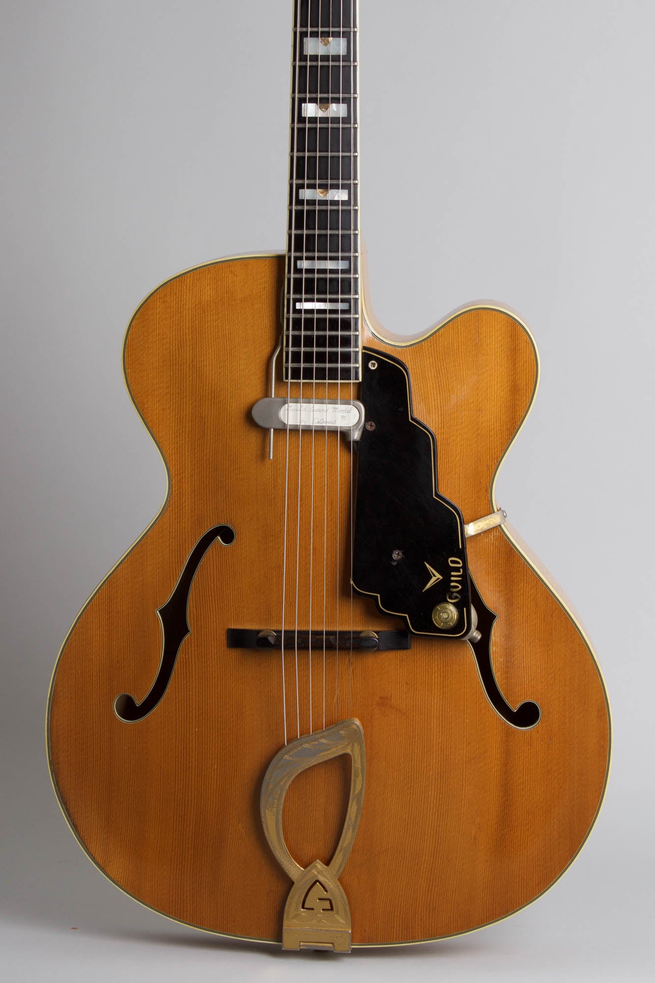 Guild Artist Award B w/floating DeArmond pickup Arch Top Acoustic Guitar (1961)