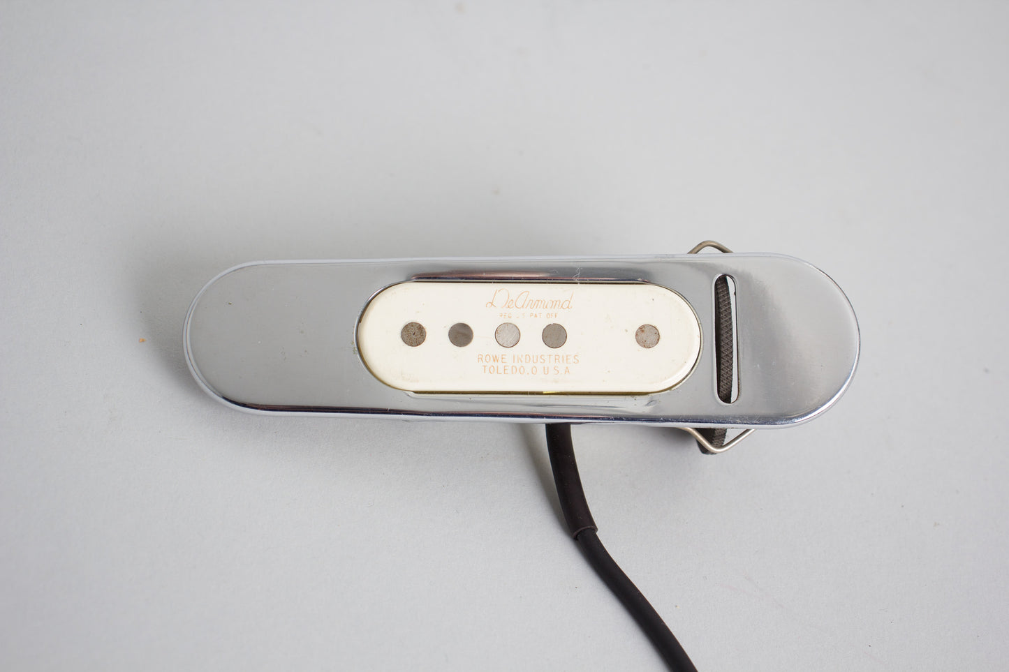 DeArmond Model RHC-B Acoustic Guitar Pickup (1960)