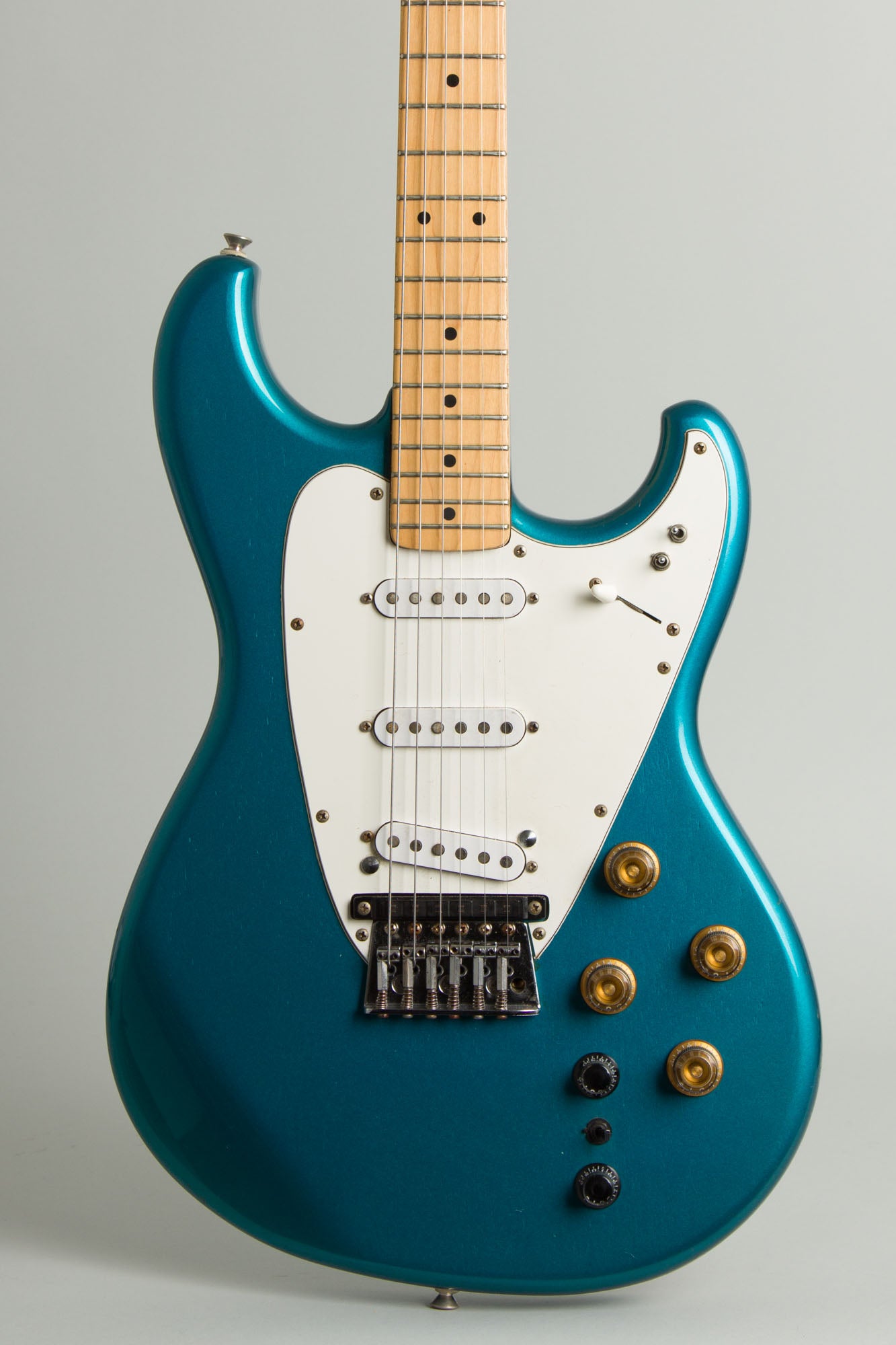 Roland GR-300 Polyphonic Guitar Synthesizer with G-505 Solid Body Electric Guitar (1982)