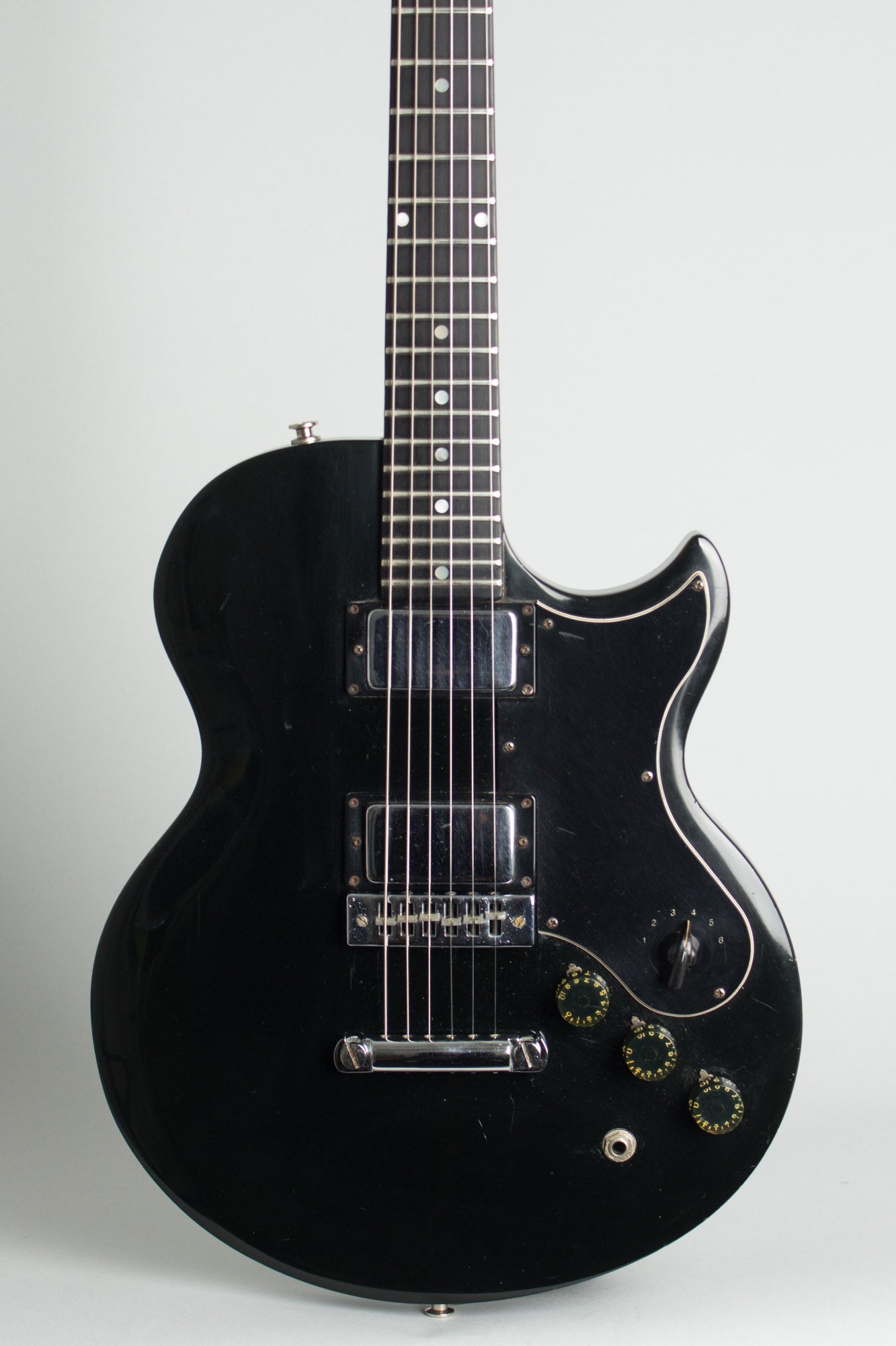 Gibson L-6S Solid Body Electric Guitar (1975)