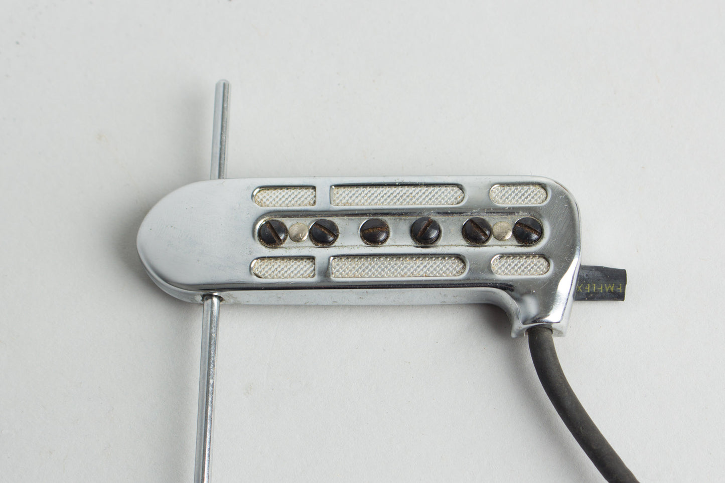DeArmond Rhythm Chief Model 1100 Archtop Guitar Pickup (1965)