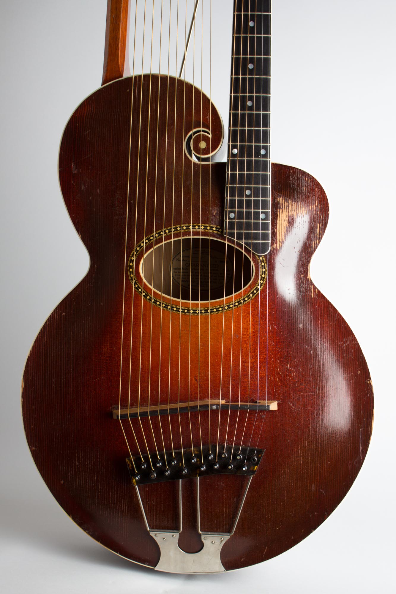 Gibson Style U Harp Guitar (1917)
