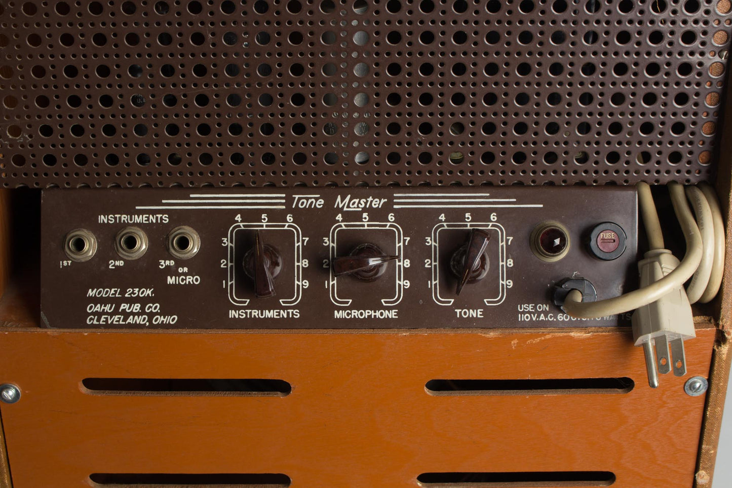 Oahu Tonemaster Model 230K Tube Amplifier (1948)