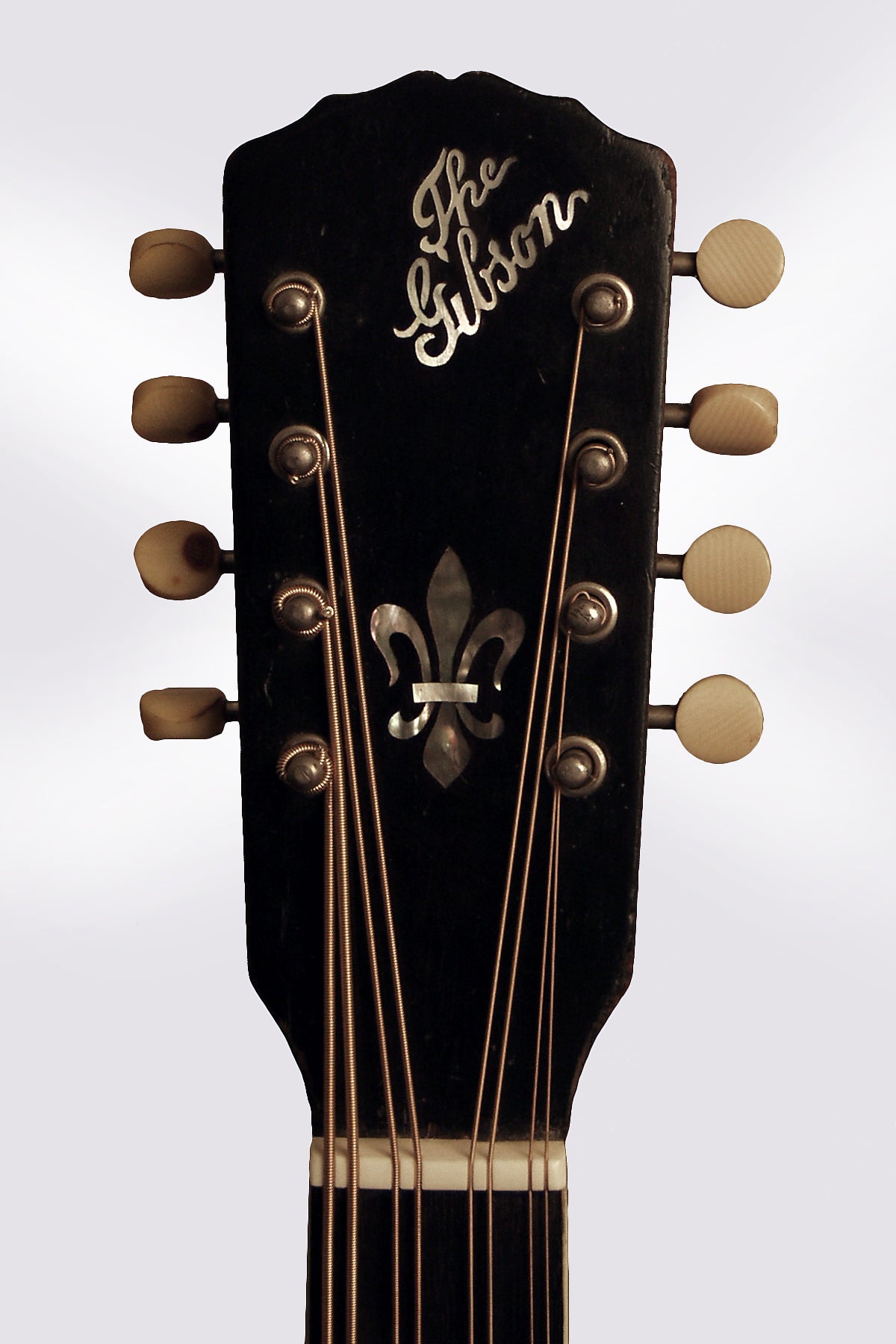 Gibson K-2 Carved Top Mandocello (1913)