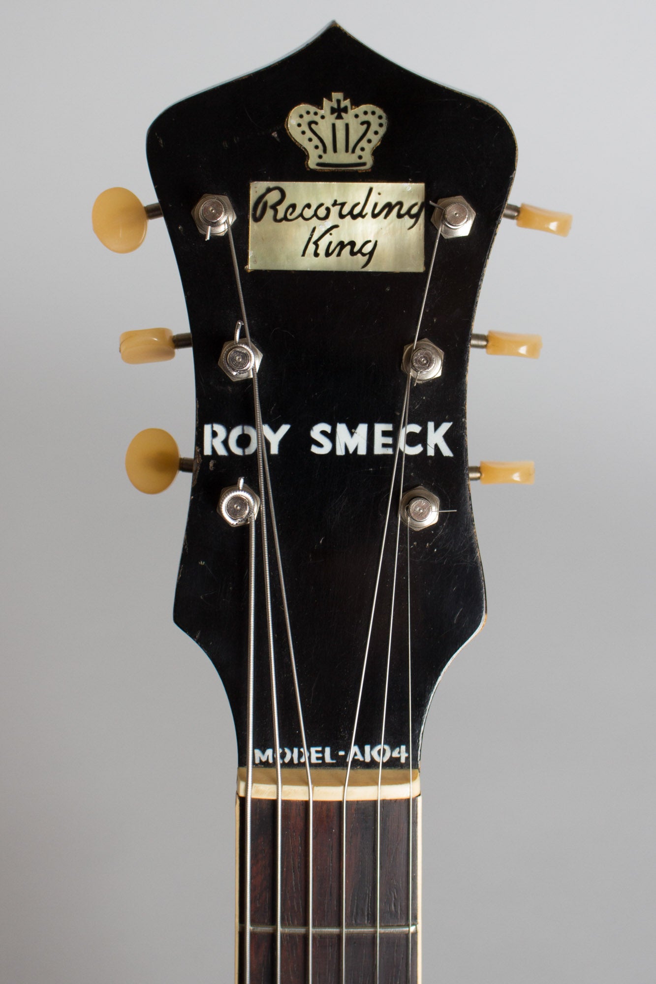 Recording King Roy Smeck Model A-104 Arch Top Hollow Body Electric Guitar (1940)