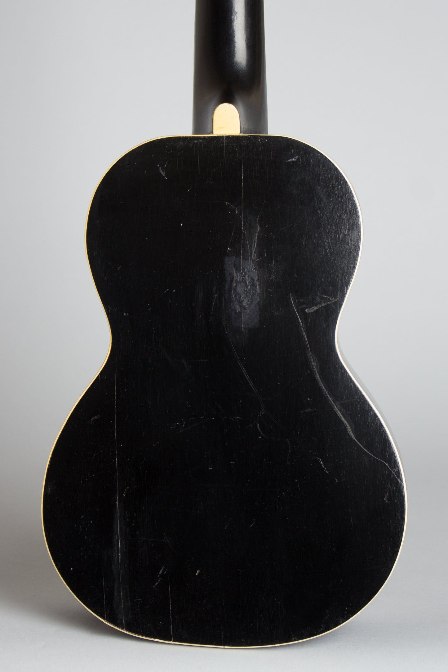 Regal Le Domino Concert Ukulele (1932)