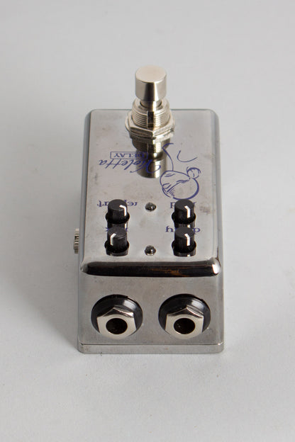 Red Witch Violetta Delay Effect
