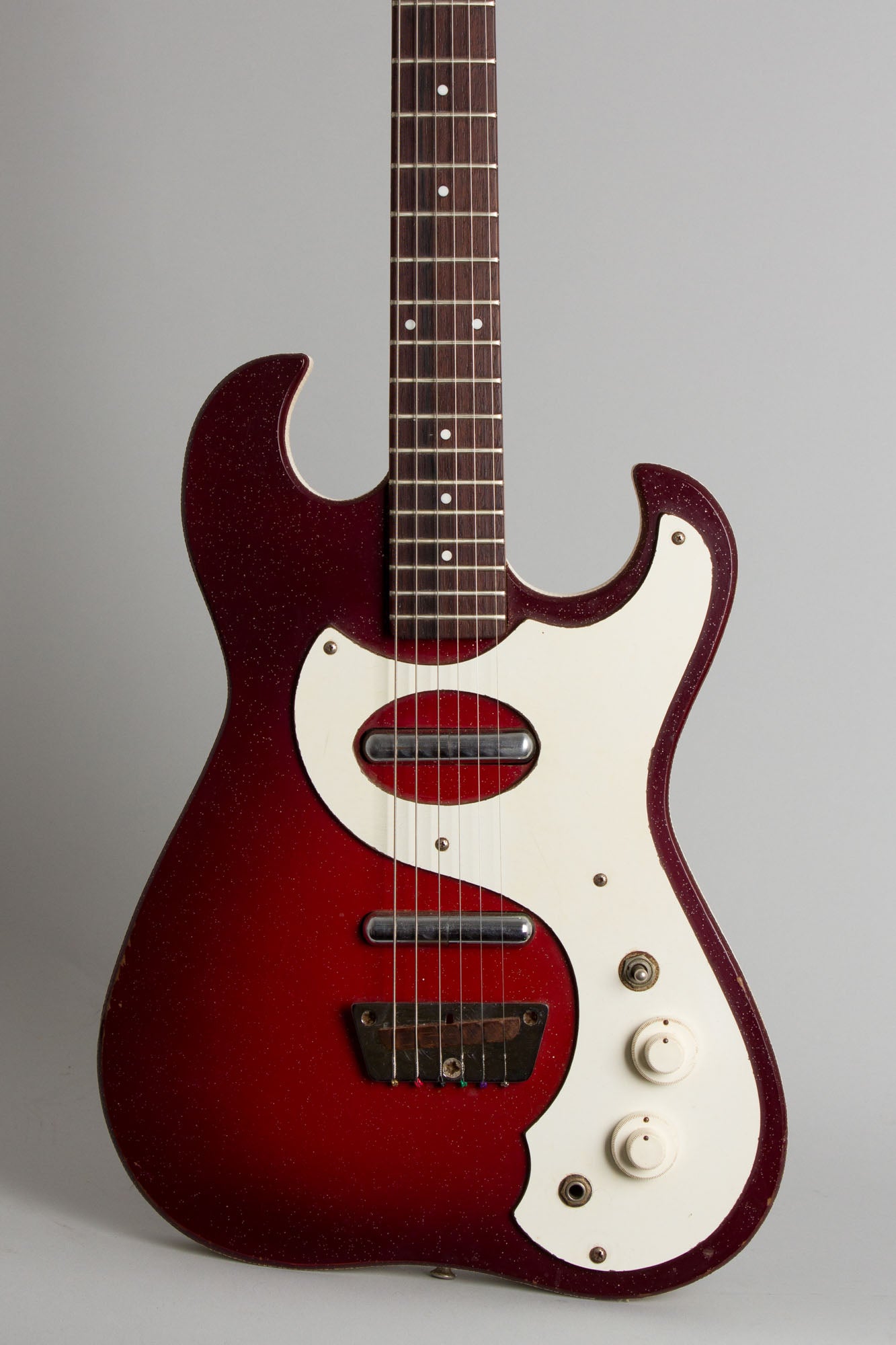 Danelectro Silvertone Model 1457 Amp-In-Case Semi-Hollow Body Electric Guitar (1965)
