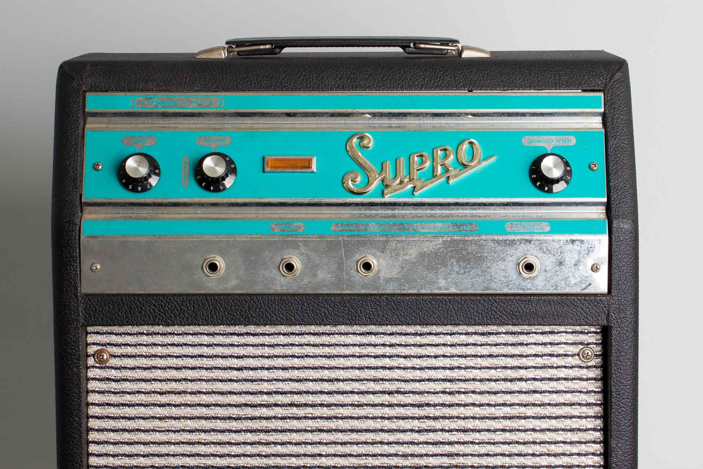 Supro Trojan Model S6616 Tube Amplifier (1966)