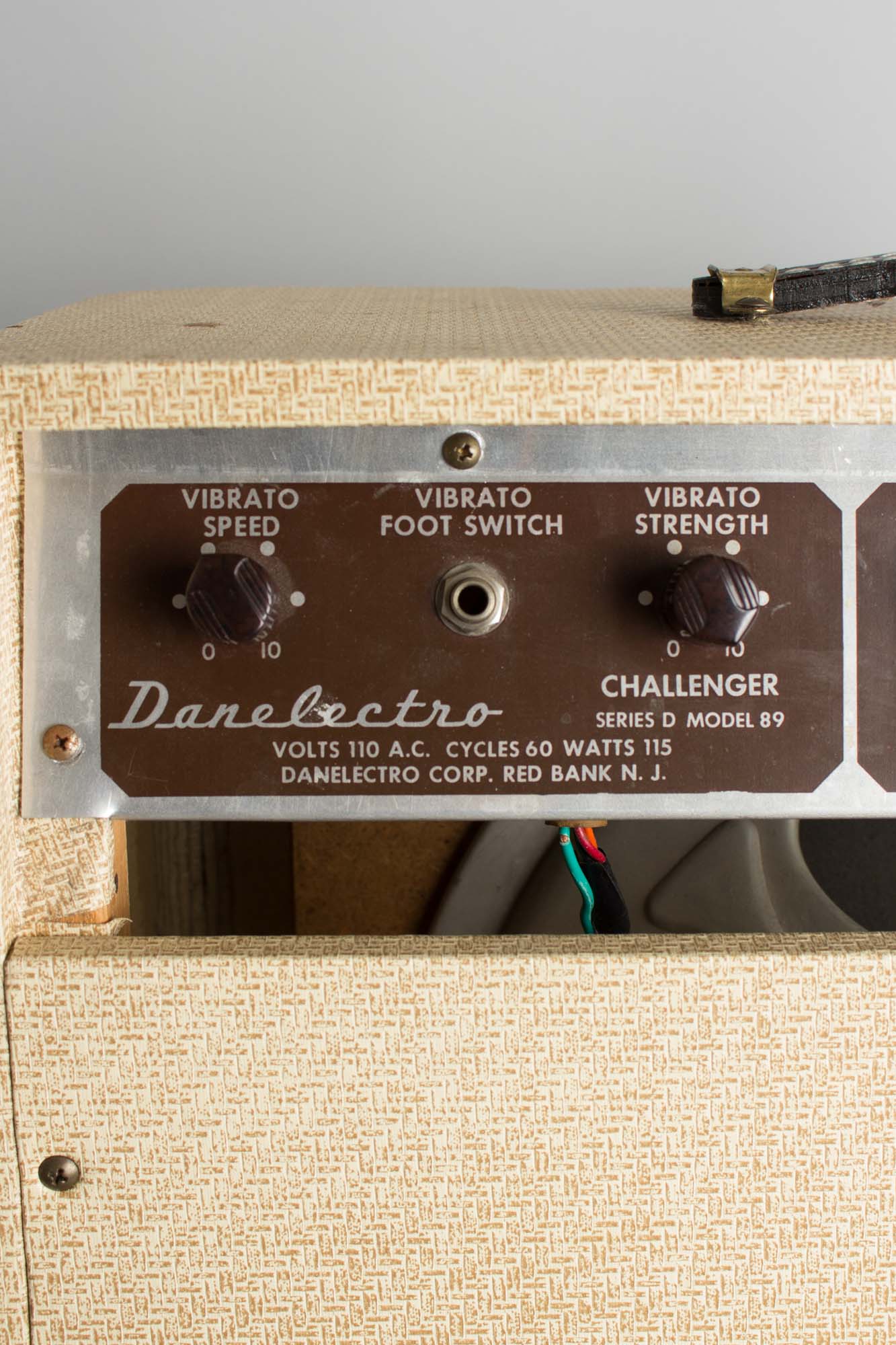 Danelectro Challenger Series D Model 89 Tube Amplifier (1956)