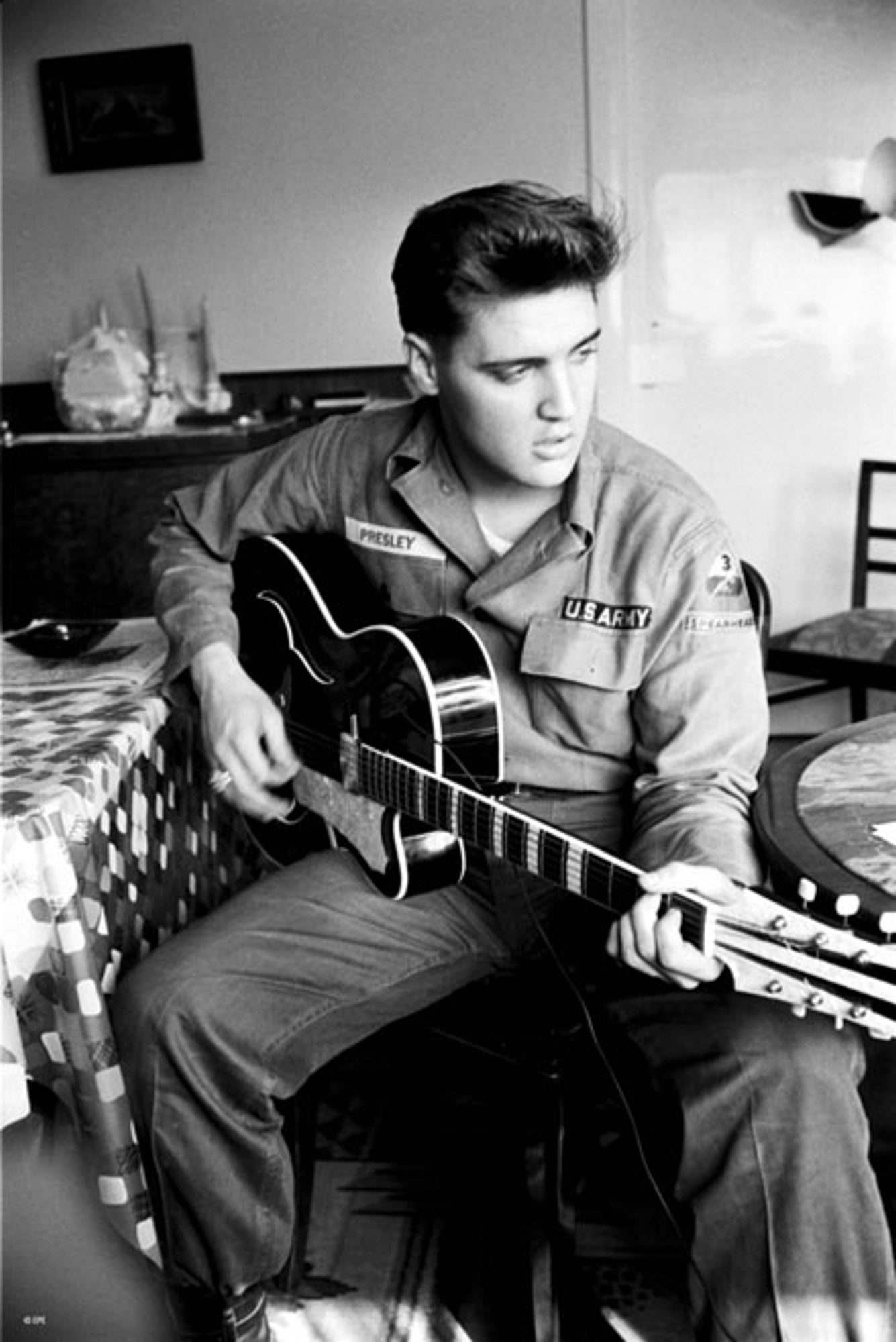 Isana Black Pearl Arch Top Acoustic Guitar (1959)