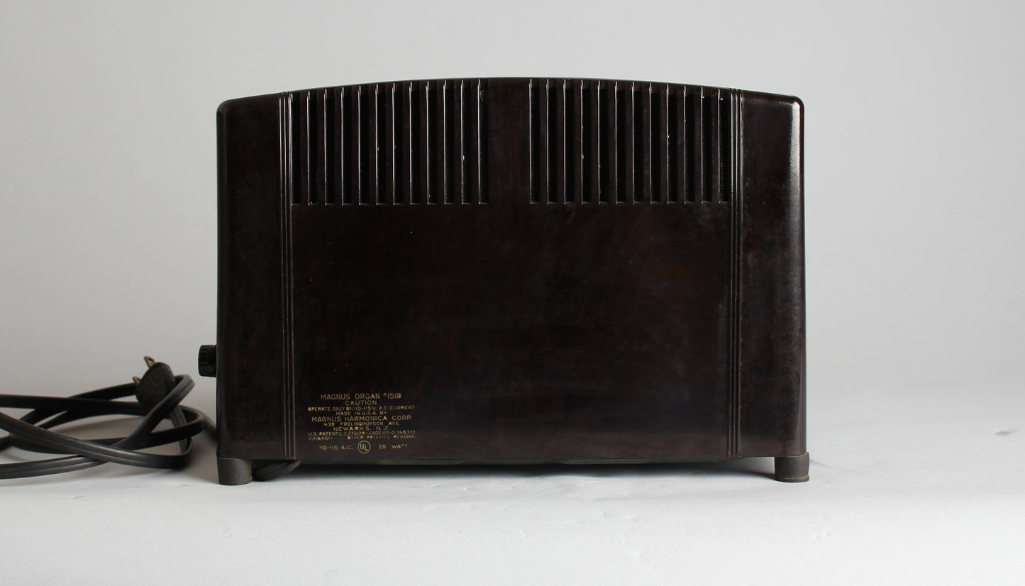 Magnus Model 1510 Chord Reed Organ (1950)