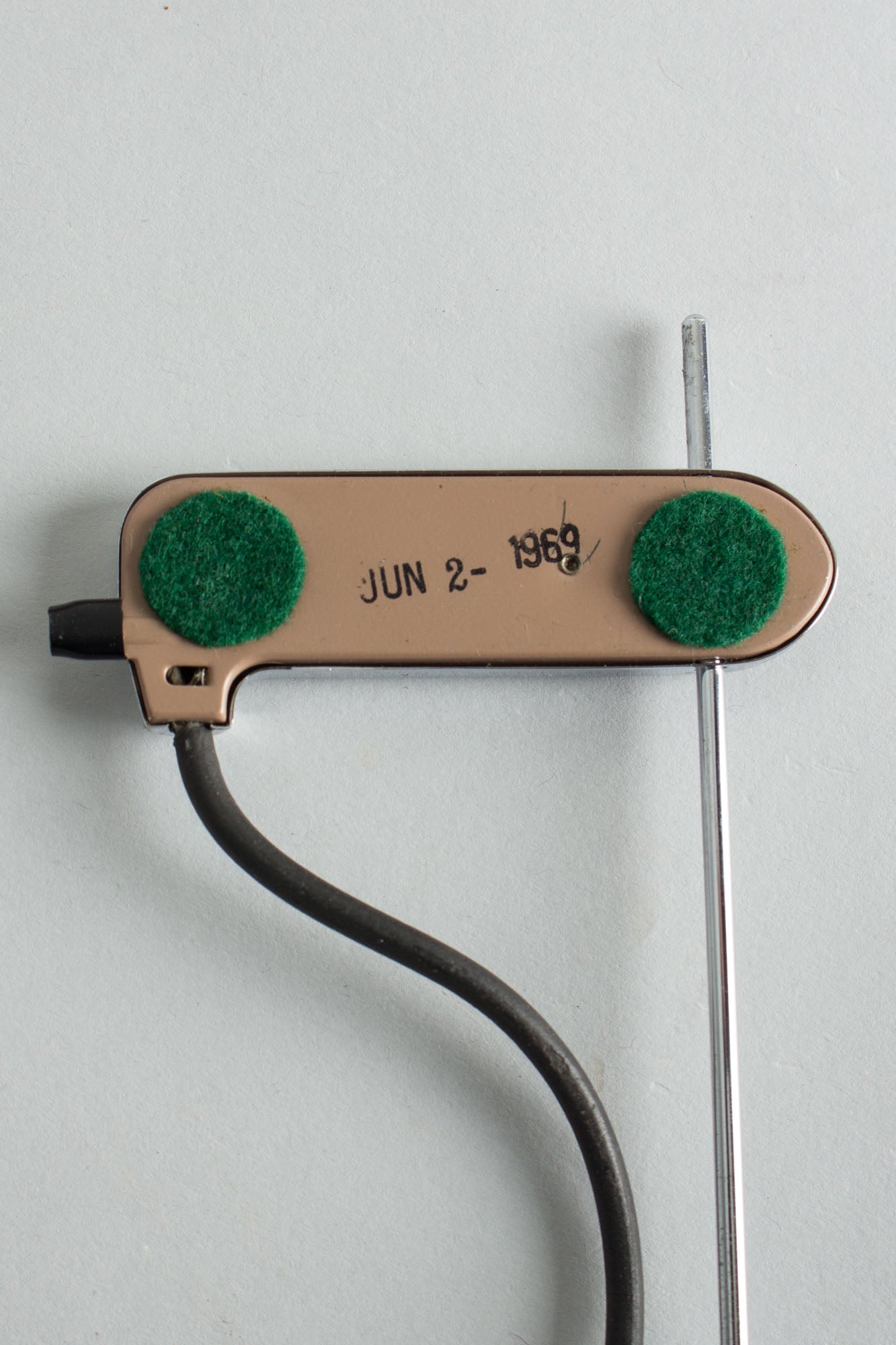 DeArmond Rhythm Chief Model 1100 Archtop Guitar Magnetic Pickup (1969)