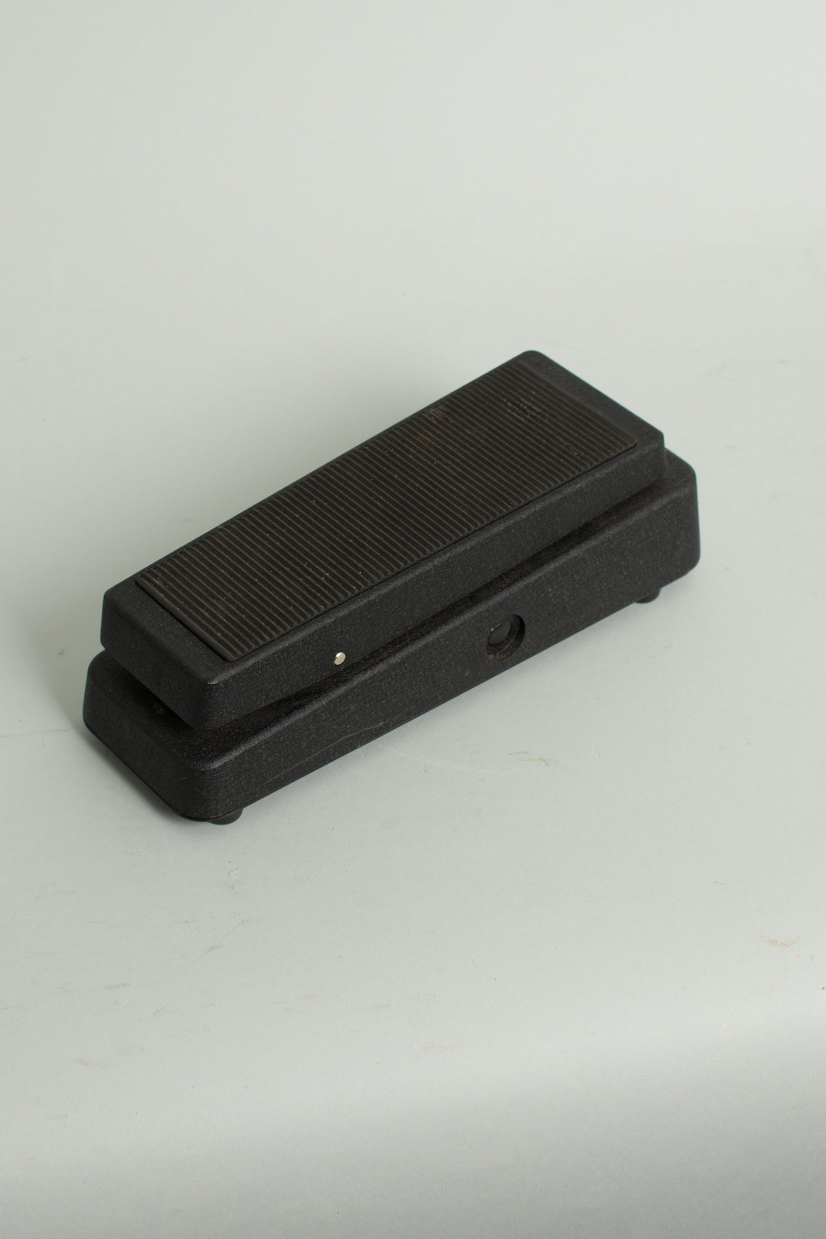 R2R Electric Wah-Wah Pedal Effect (2020s)