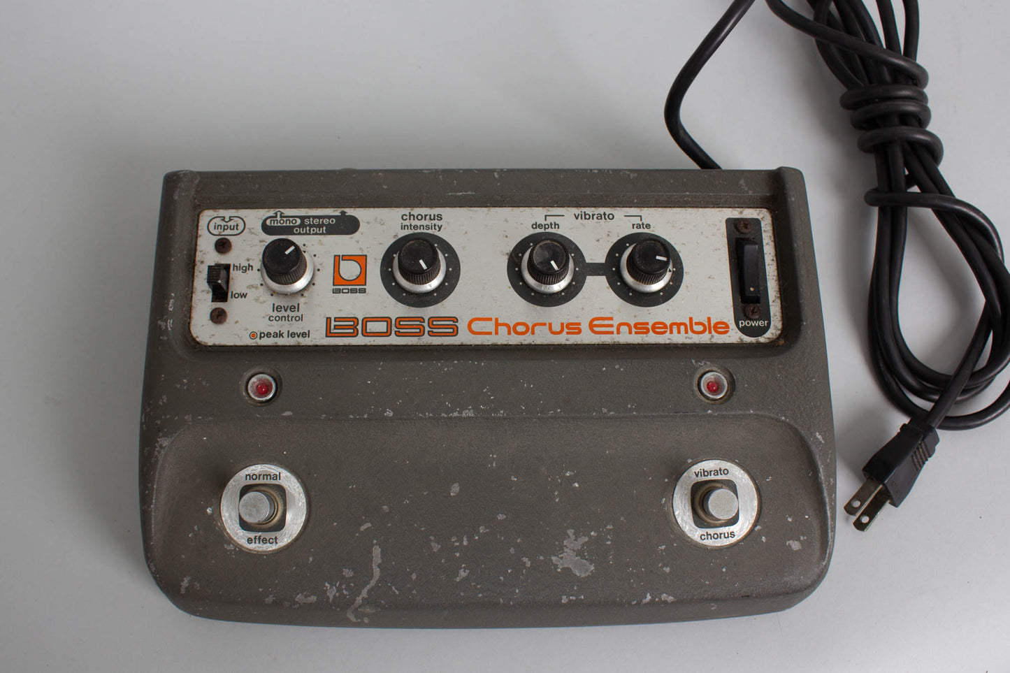 Boss CE-1 Chorus Ensemble Chorus and Vibrato Effect (1980)