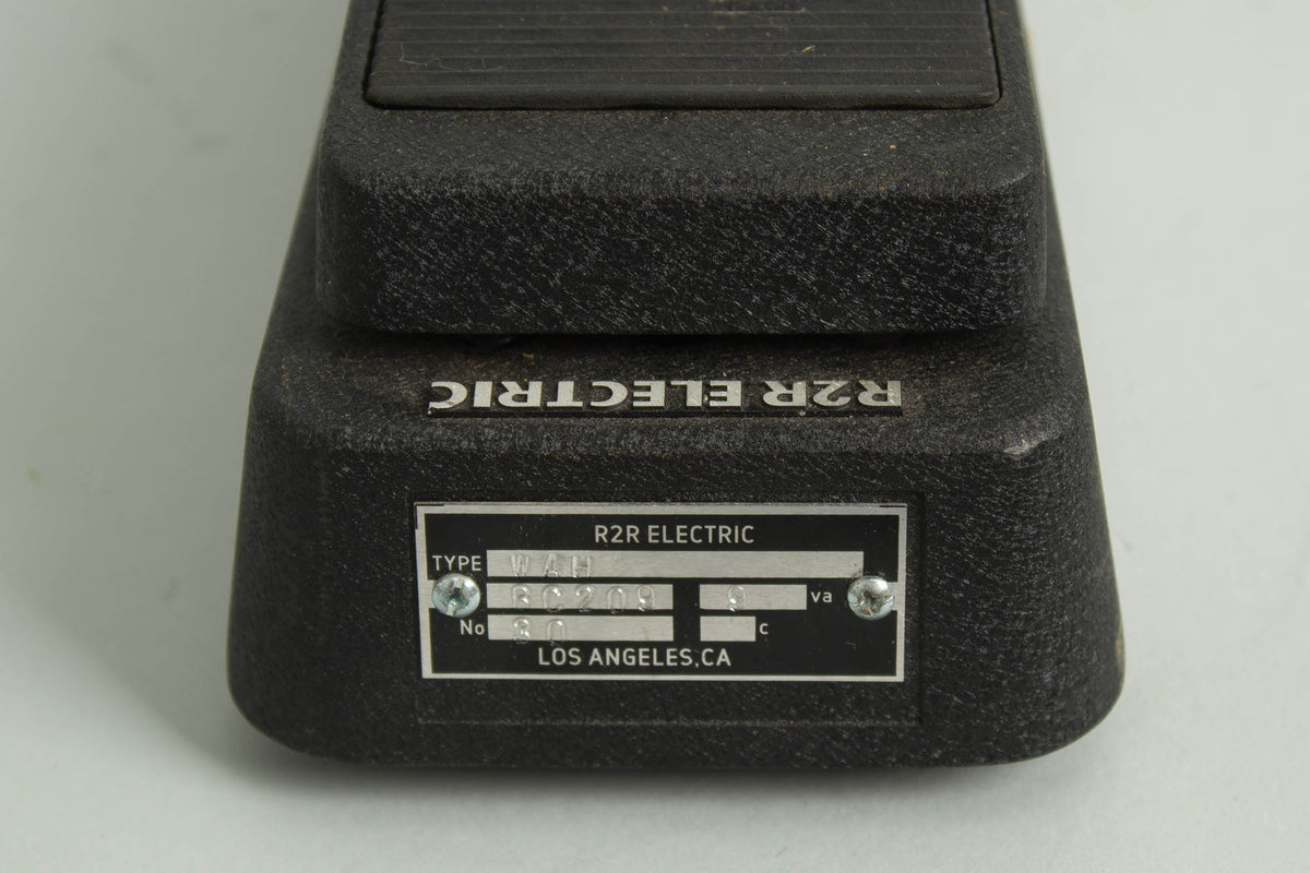 R2R Electric Wah-Wah Pedal Effect (2020s)