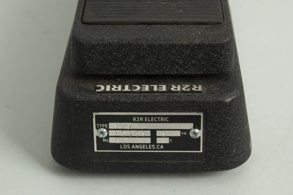 R2R Electric Wah-Wah Pedal Effect (2020s)
