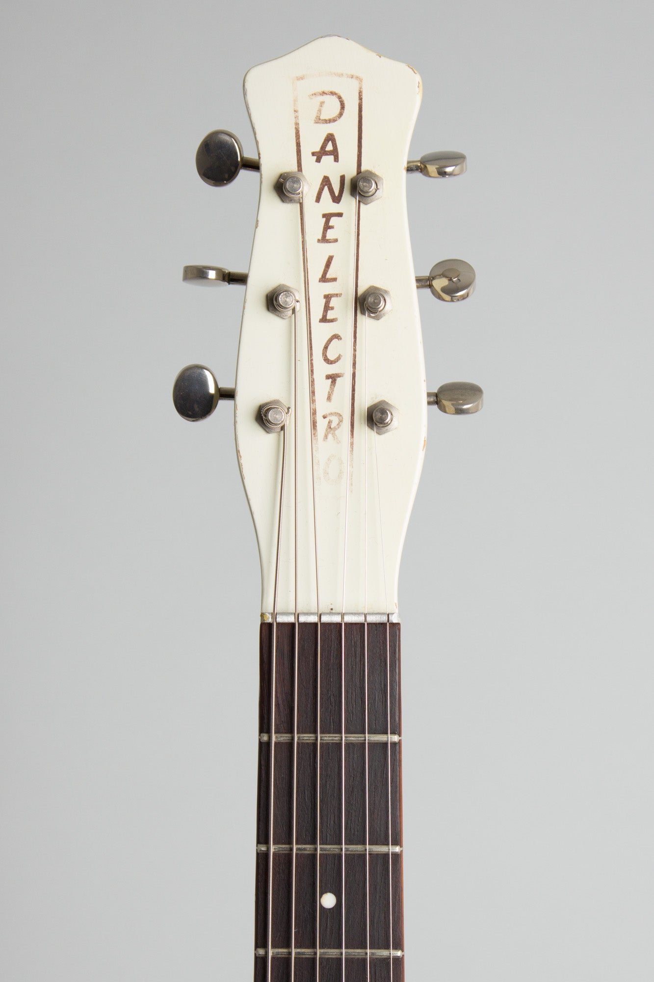 Danelectro Model 6026 Deluxe Semi-Hollow Body Electric Guitar (1960)