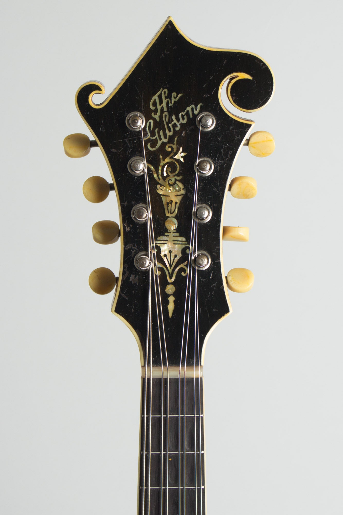 Gibson Model F-4 Carved Top Mandolin (1921)