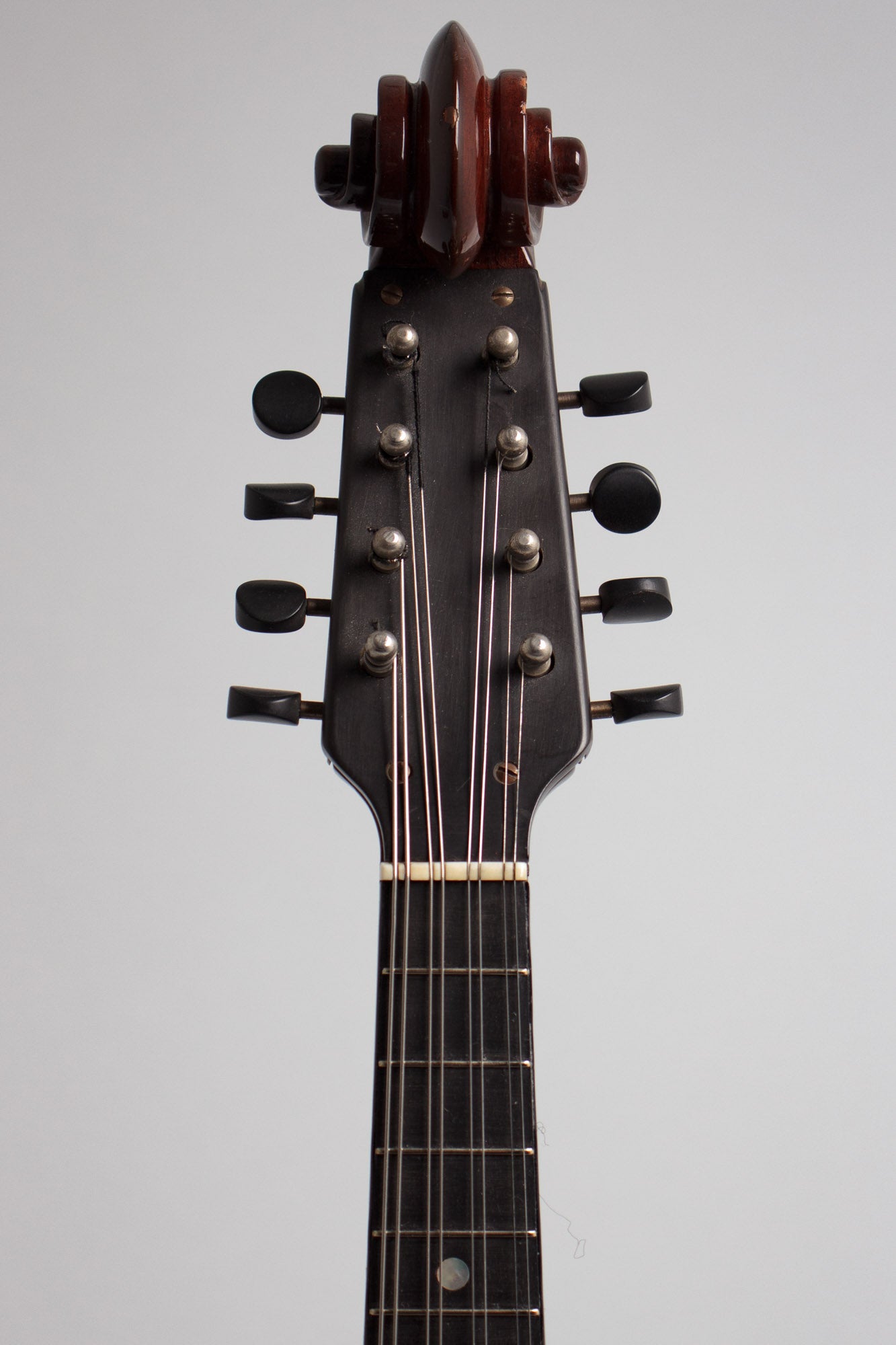 Washburn Model 5283 Deluxe Carved Top Mandolin (1935)