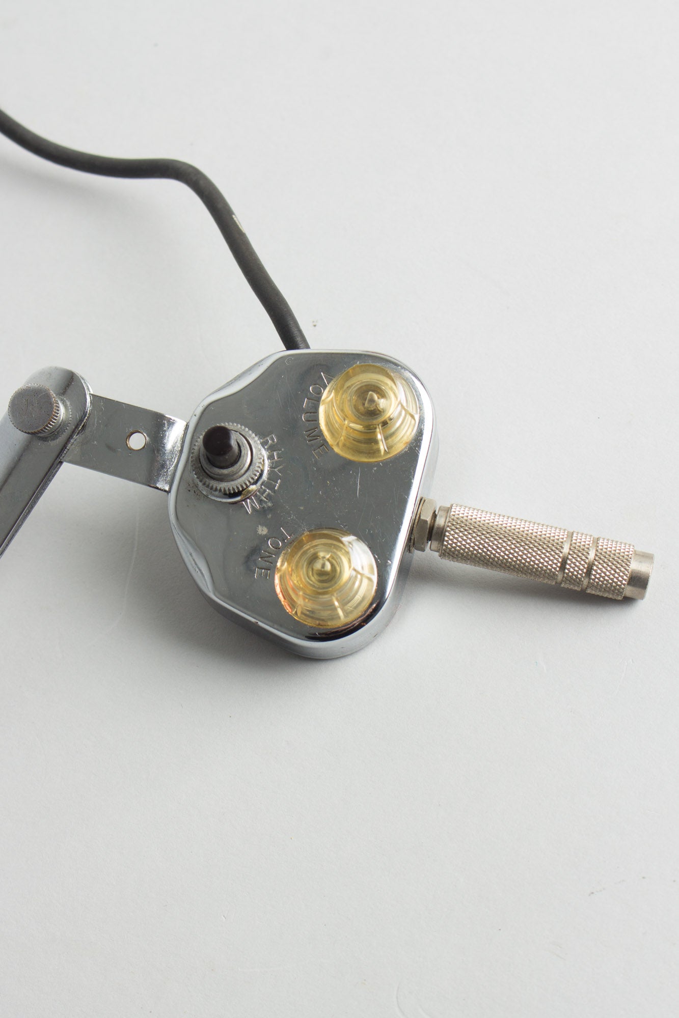 DeArmond Rhythm Chief Model 1100 Archtop Guitar Pickup (1965)