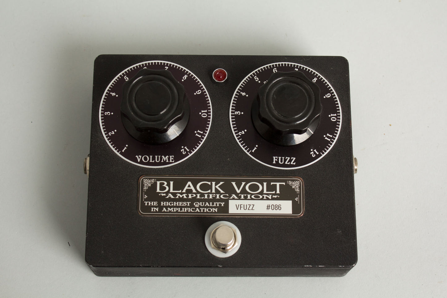 Black Volt Amplification VFUZZ Fuzz Effect (2019)