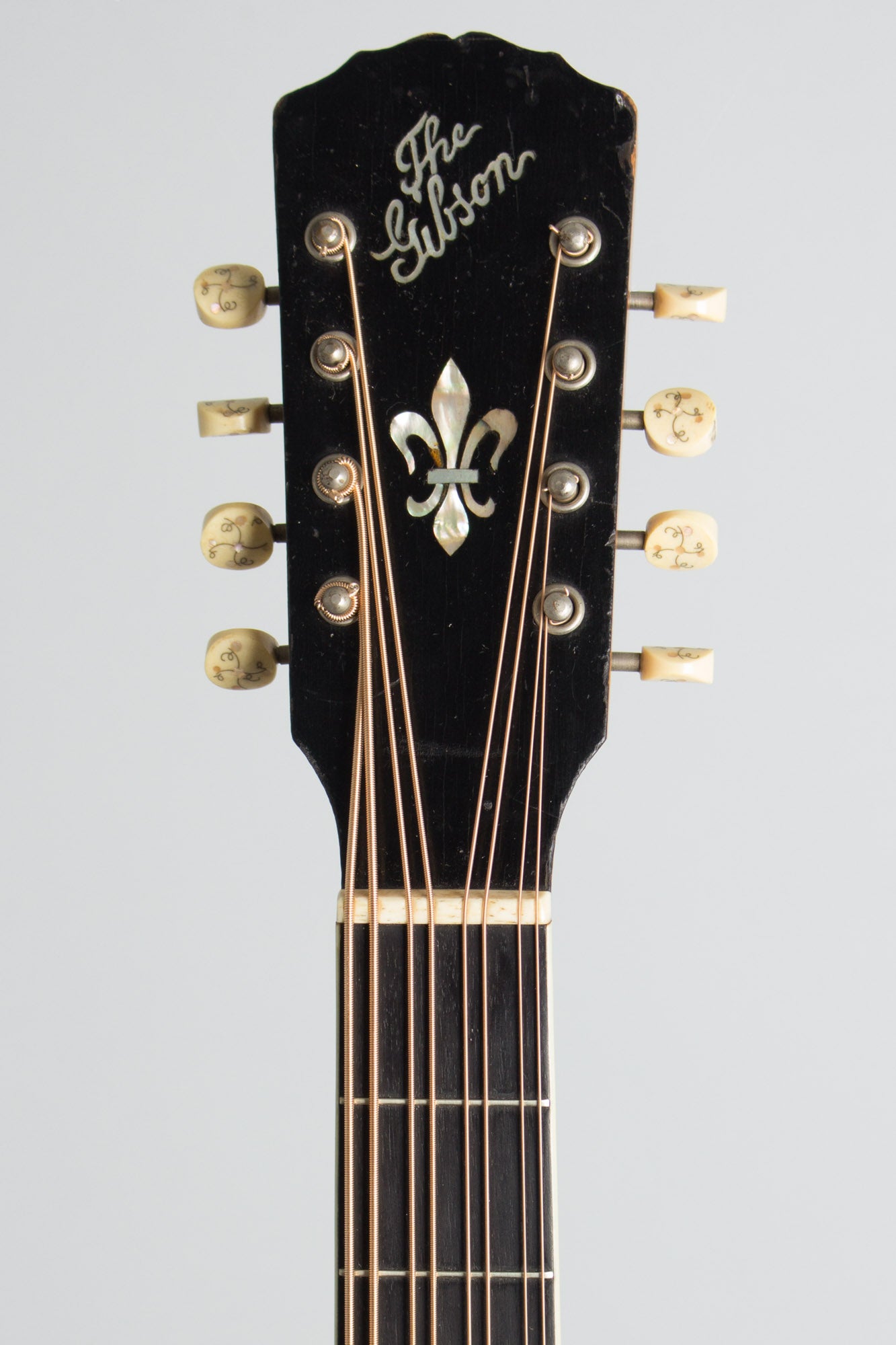 Gibson K-2 Carved Top Mandocello (1914)
