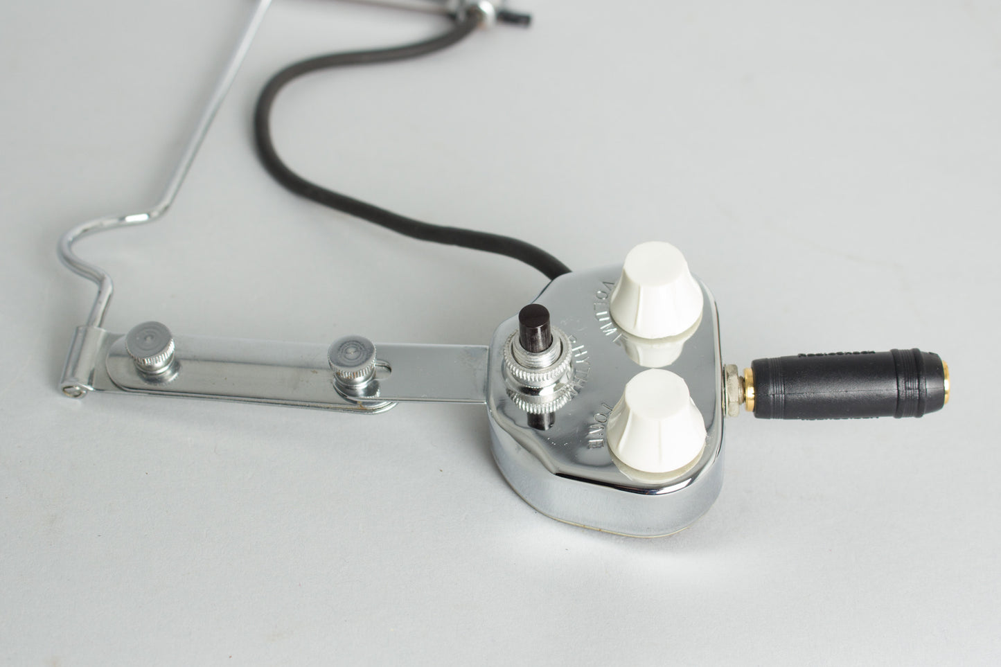 DeArmond Rhythm Chief Model 1100 Archtop Guitar Magnetic Pickup (1969)